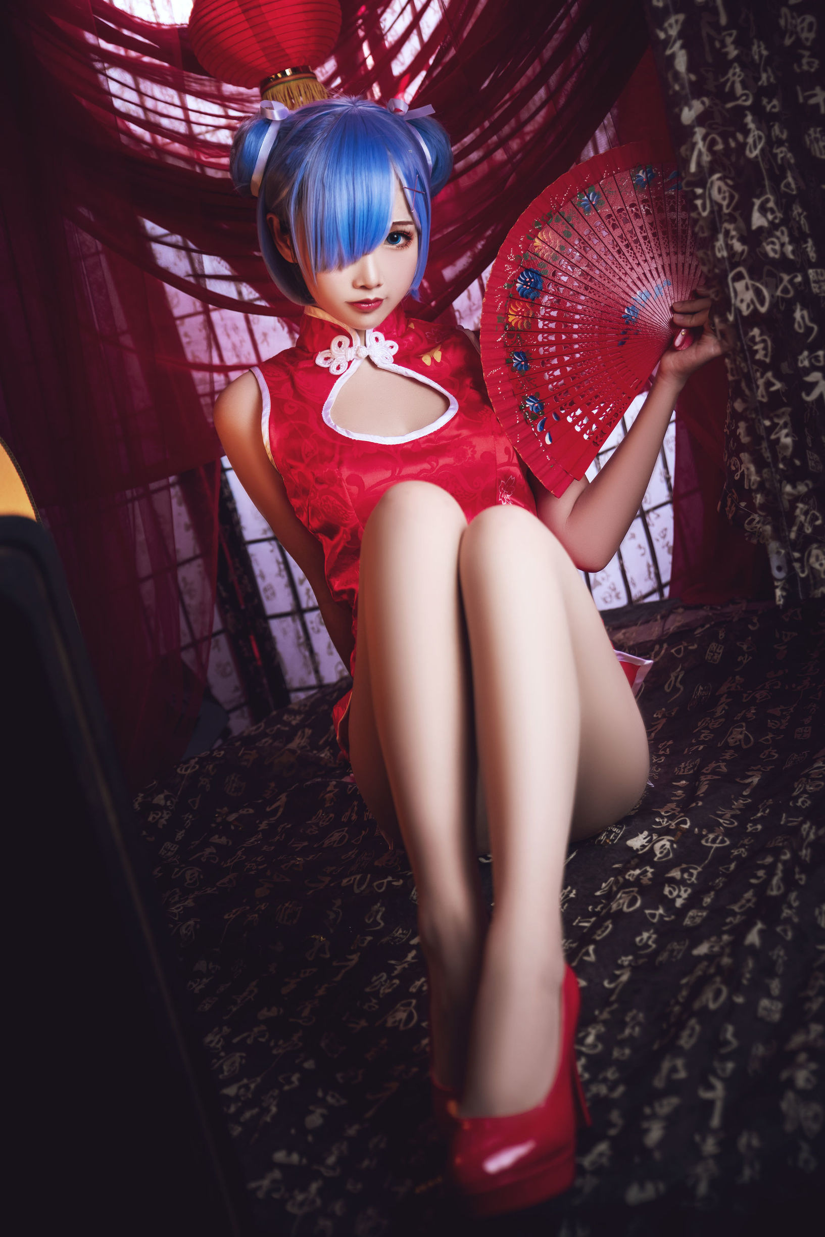 น่ารักและได้รับความนิยม Coser เมี่ยนปิงเซียนเอ๋อ เรมในชุดฉีเป่า