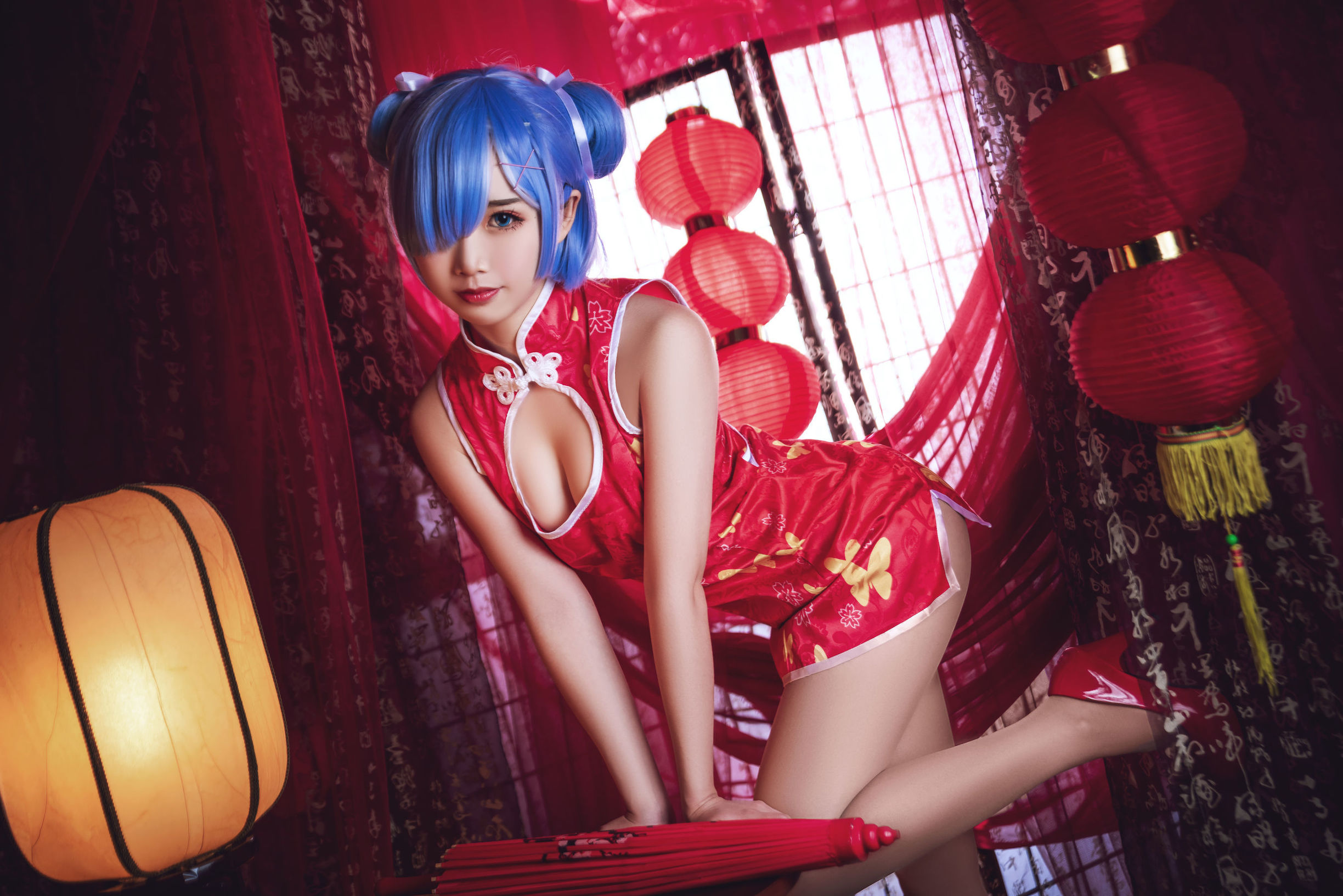 น่ารักและได้รับความนิยม Coser เมี่ยนปิงเซียนเอ๋อ เรมในชุดฉีเป่า