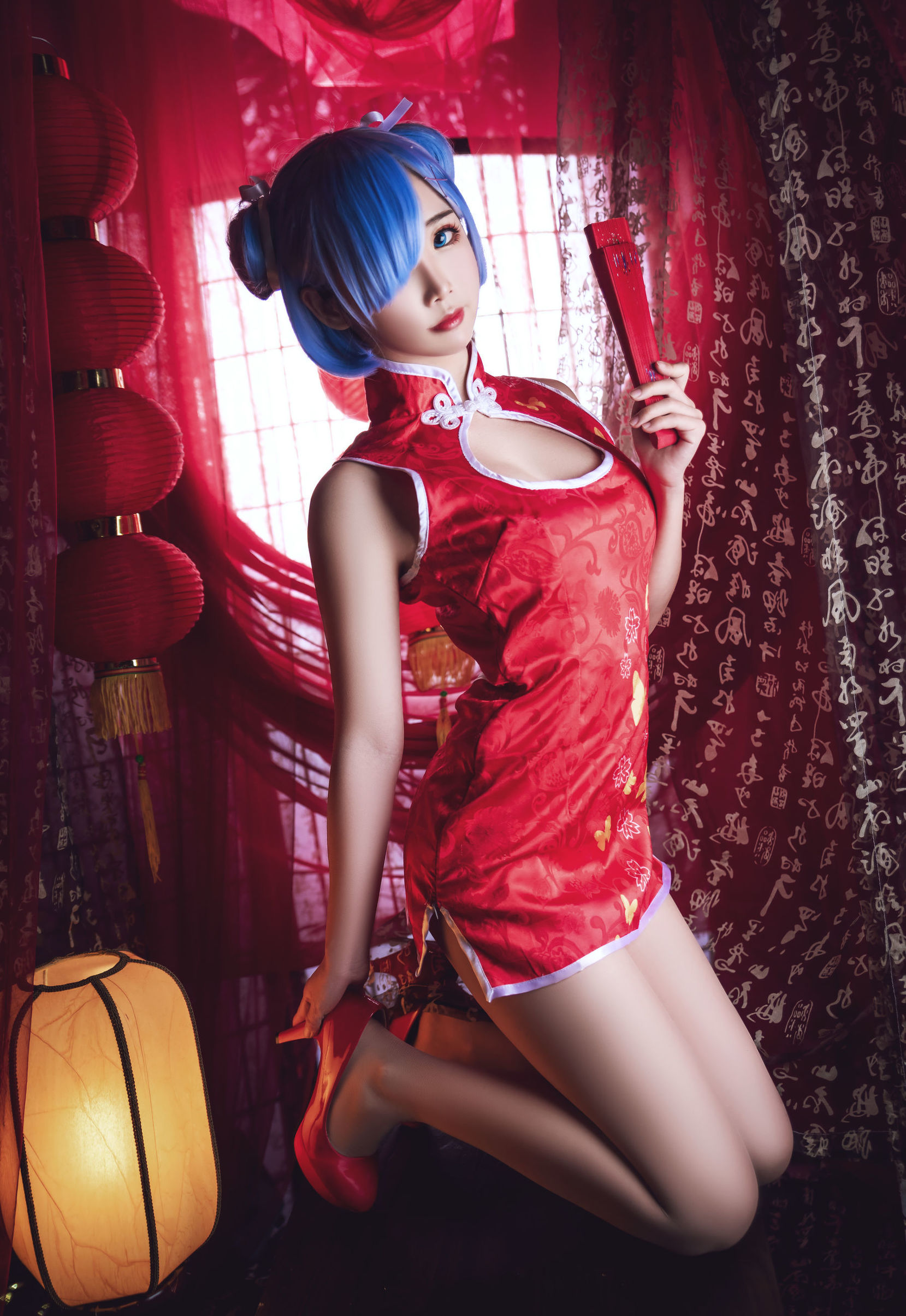 น่ารักและได้รับความนิยม Coser เมี่ยนปิงเซียนเอ๋อ เรมในชุดฉีเป่า