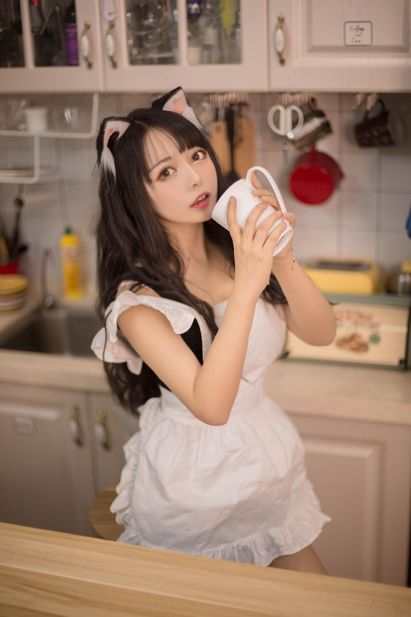 大眼萌妹黑猫猫OvO 厨房
