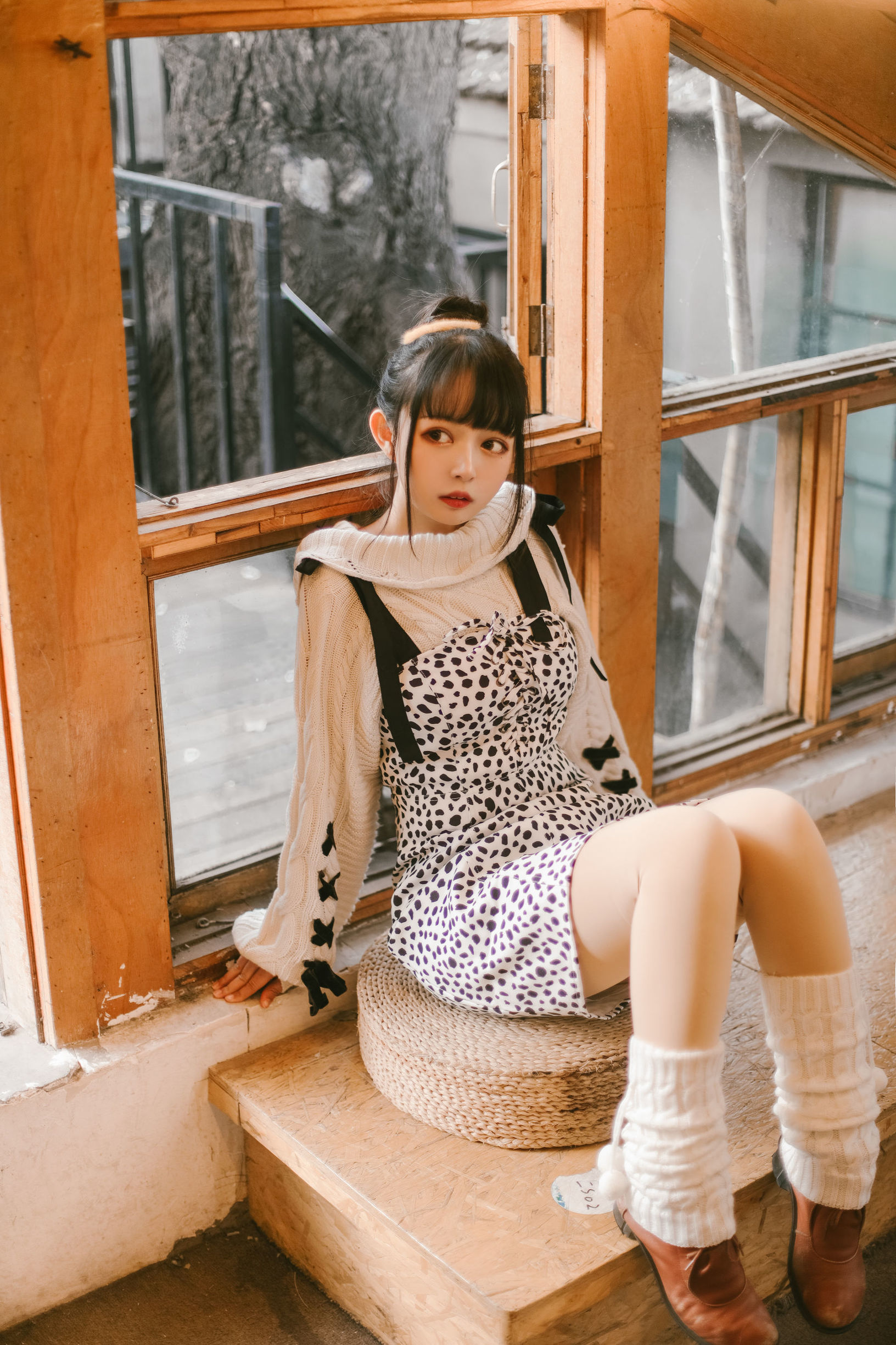 大眼萌妹黑猫猫OvO 少女心事