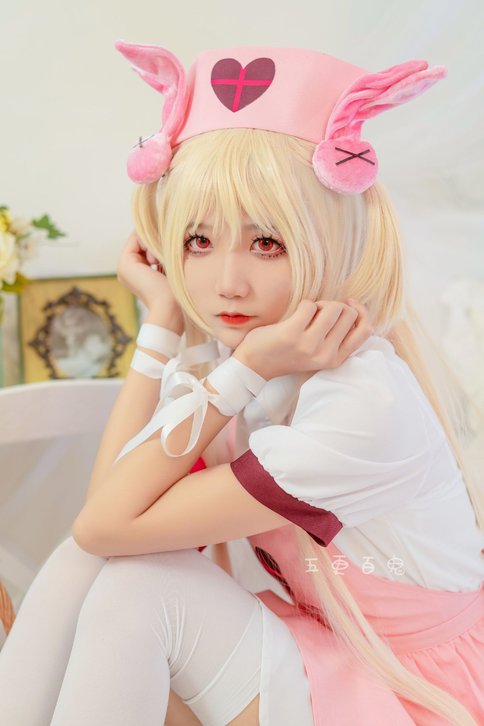 สาวบริสุทธิ์ อู๋กงไป่กุ่ย ถุงเท้ายาวเกินเข่า