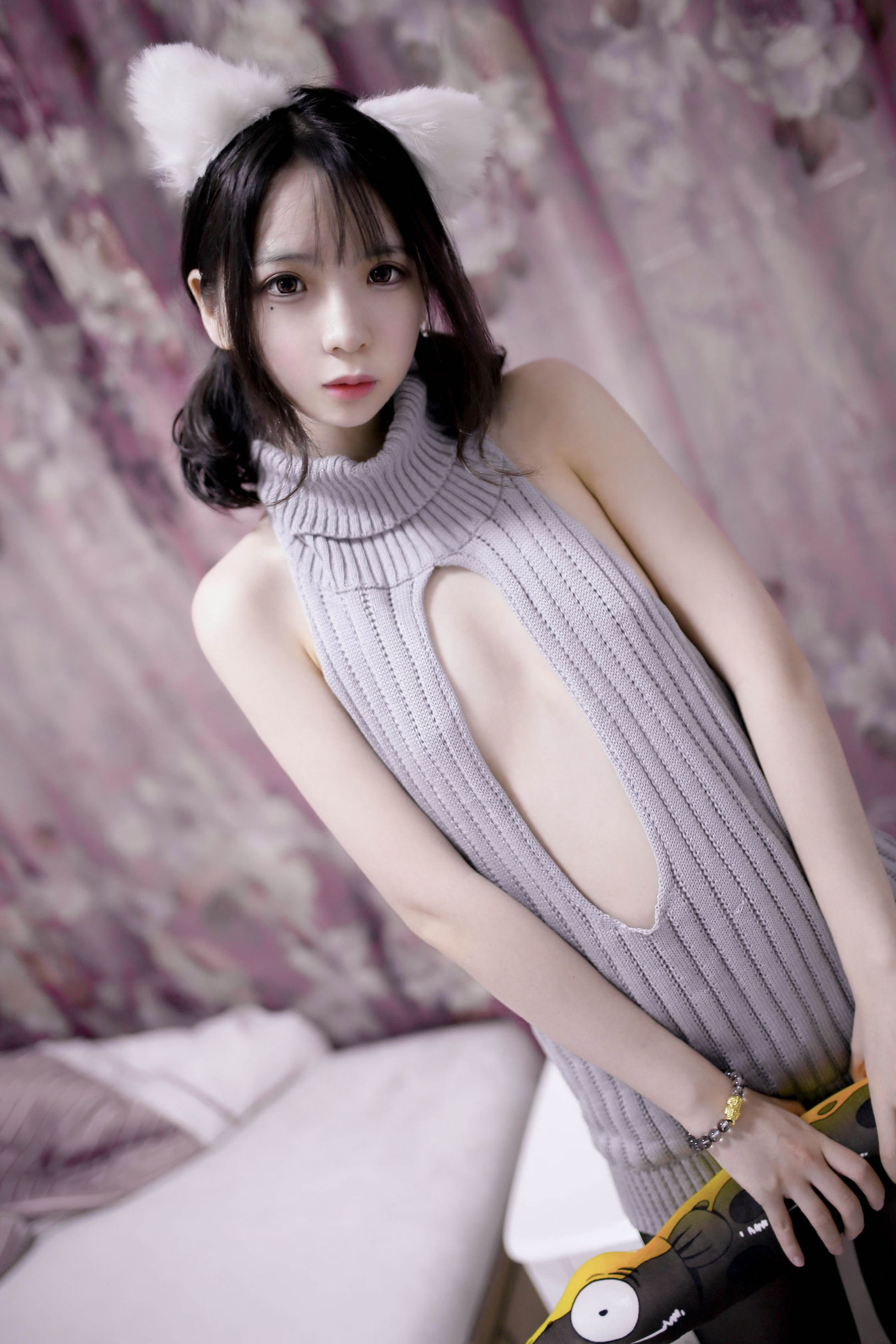 펑마오SS 백리스 스웨터