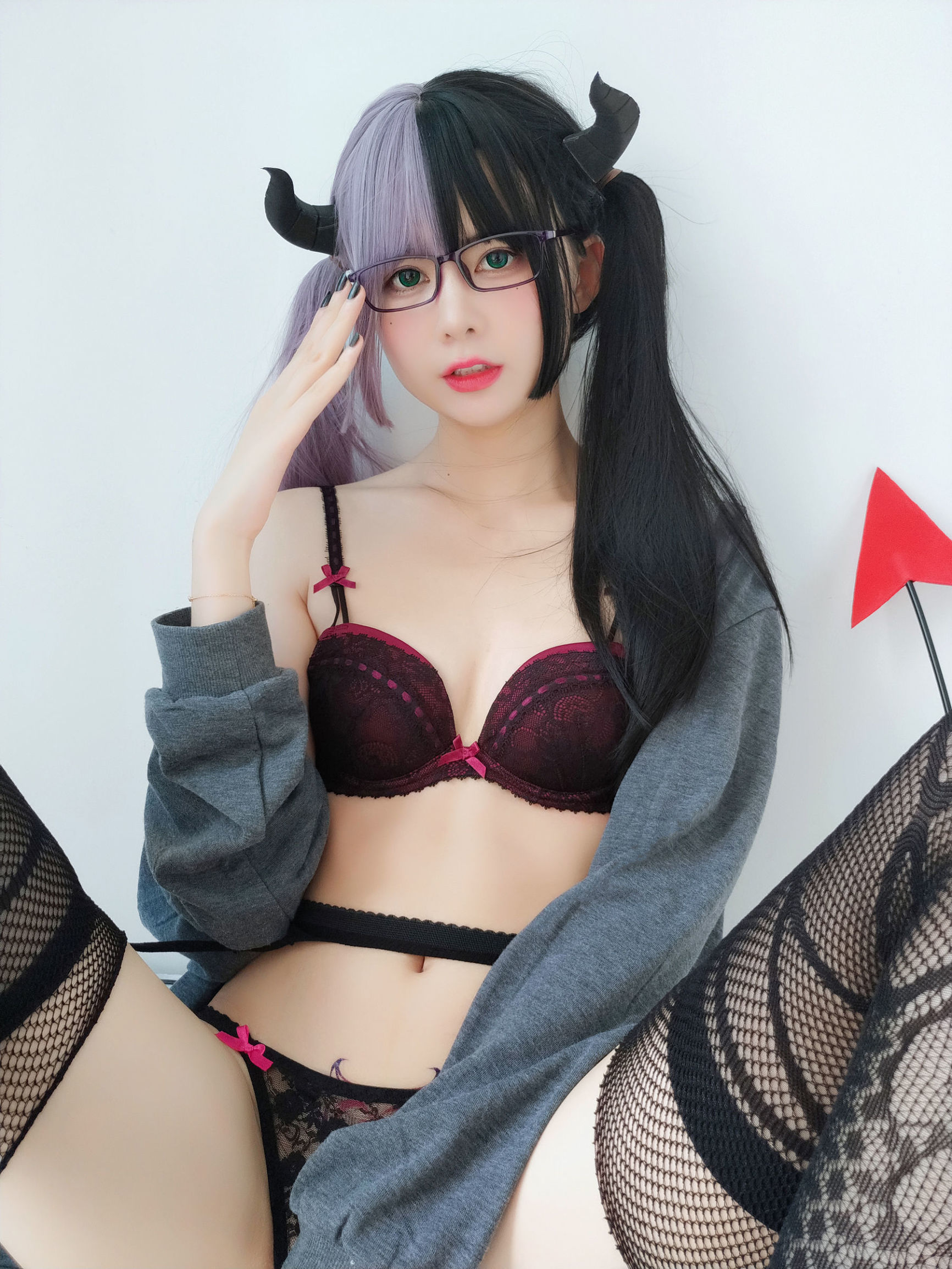 萌妹子眼酱大魔王w Tất lưới đen gợi cảm