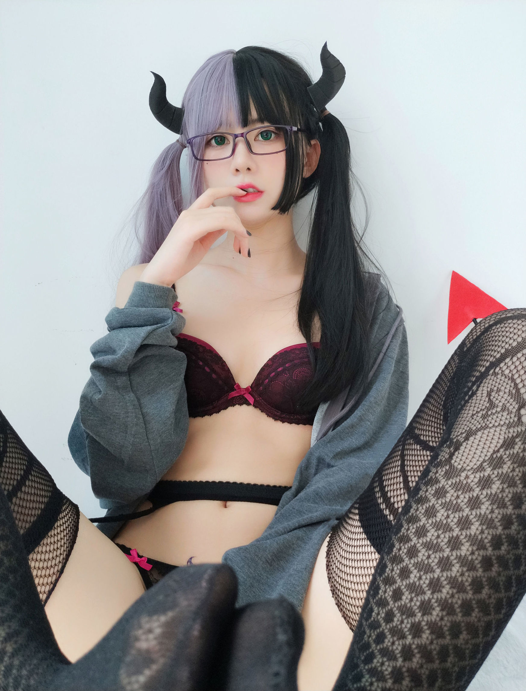 萌妹子眼酱大魔王w Tất lưới đen gợi cảm