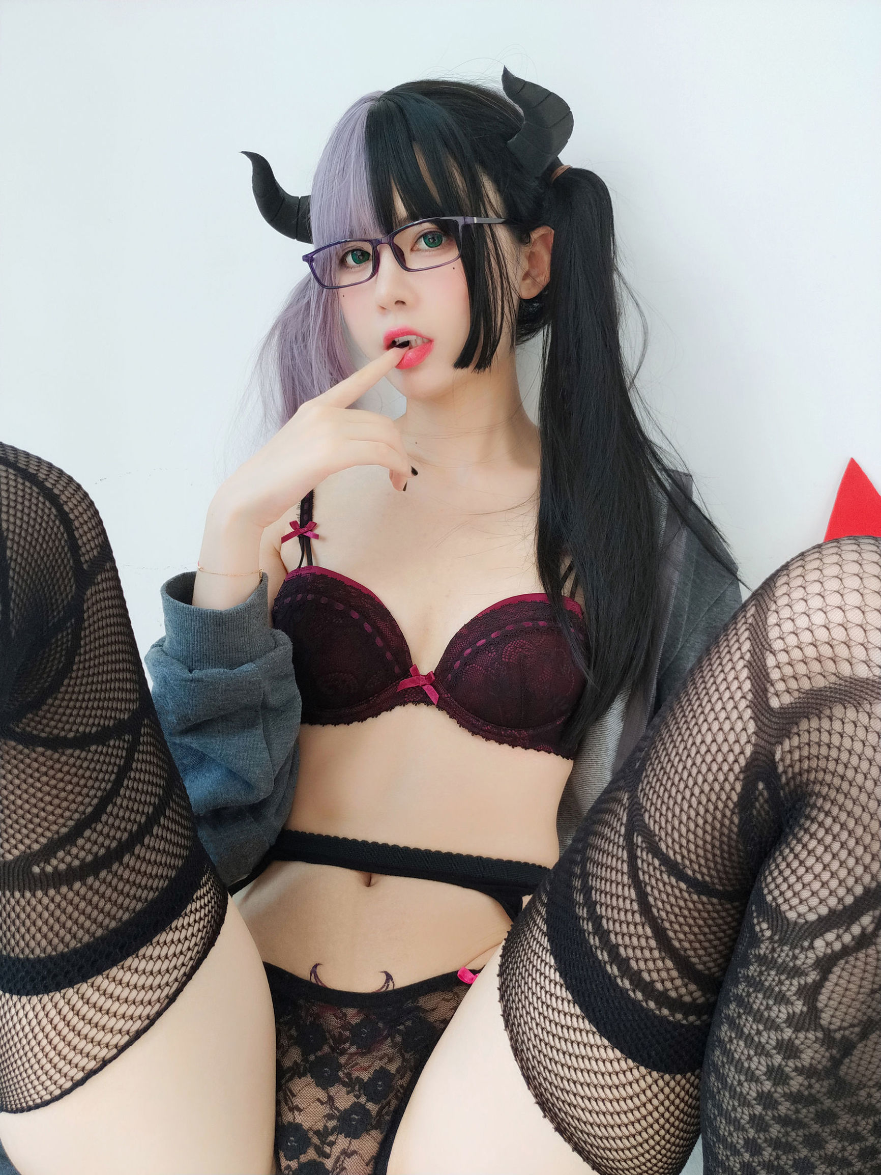 萌妹子眼酱大魔王w Tất lưới đen gợi cảm
