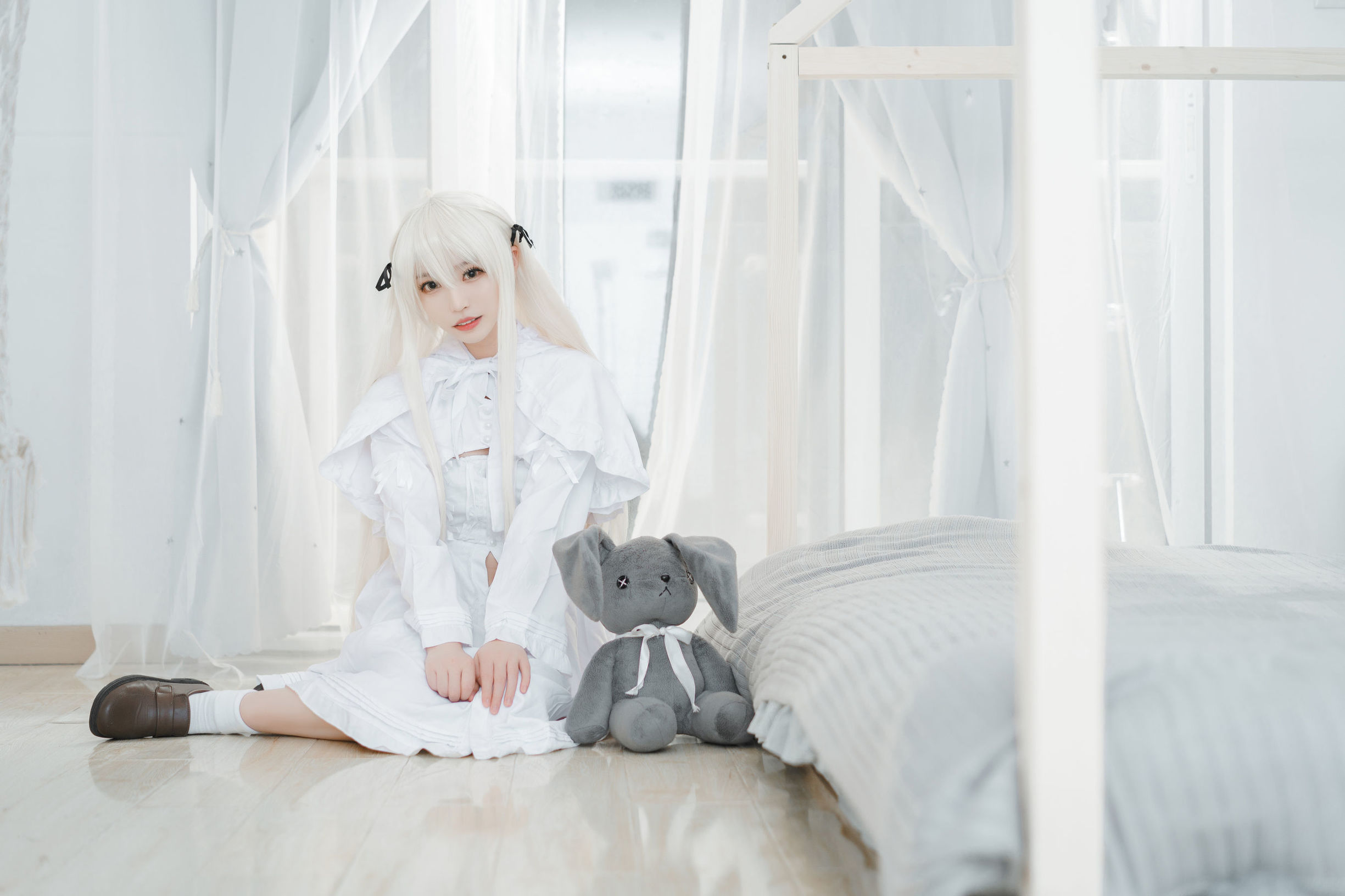 萌妹白易子教主 白いスカート