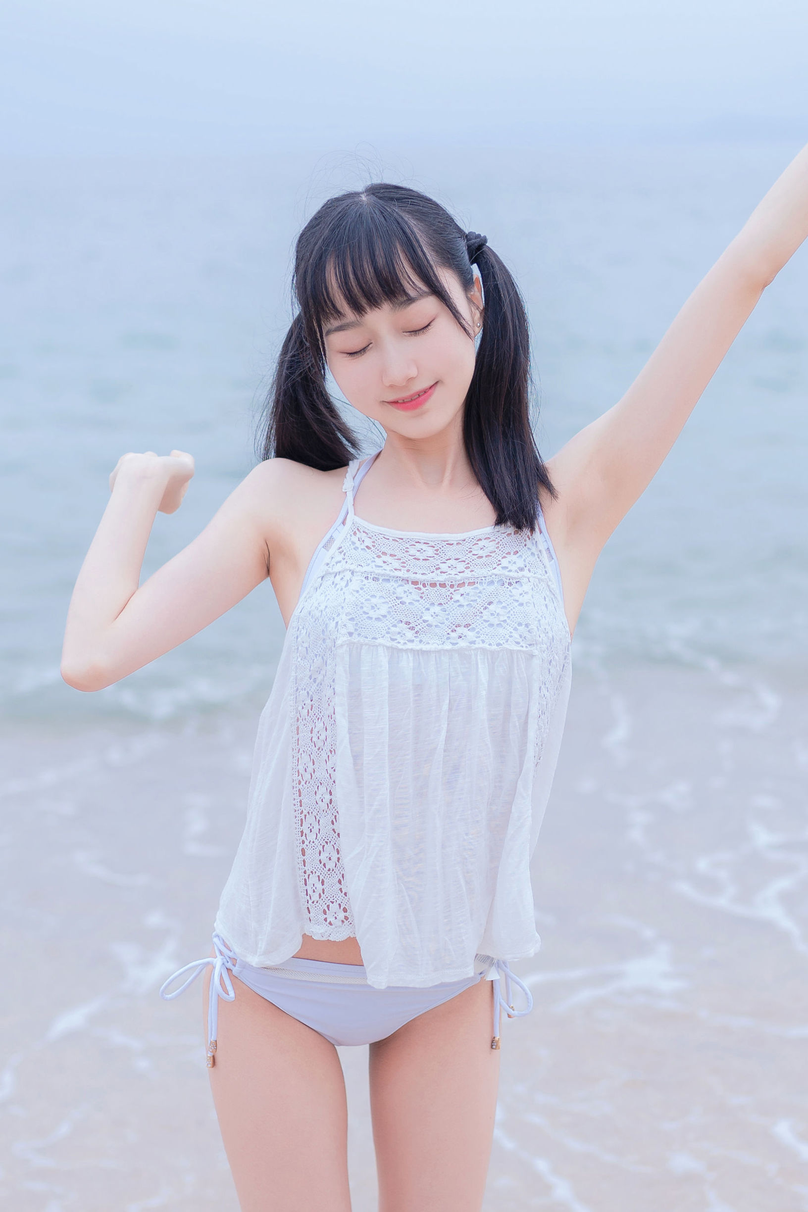 萌系小姐姐木绵绵OwO 海边白色比基尼