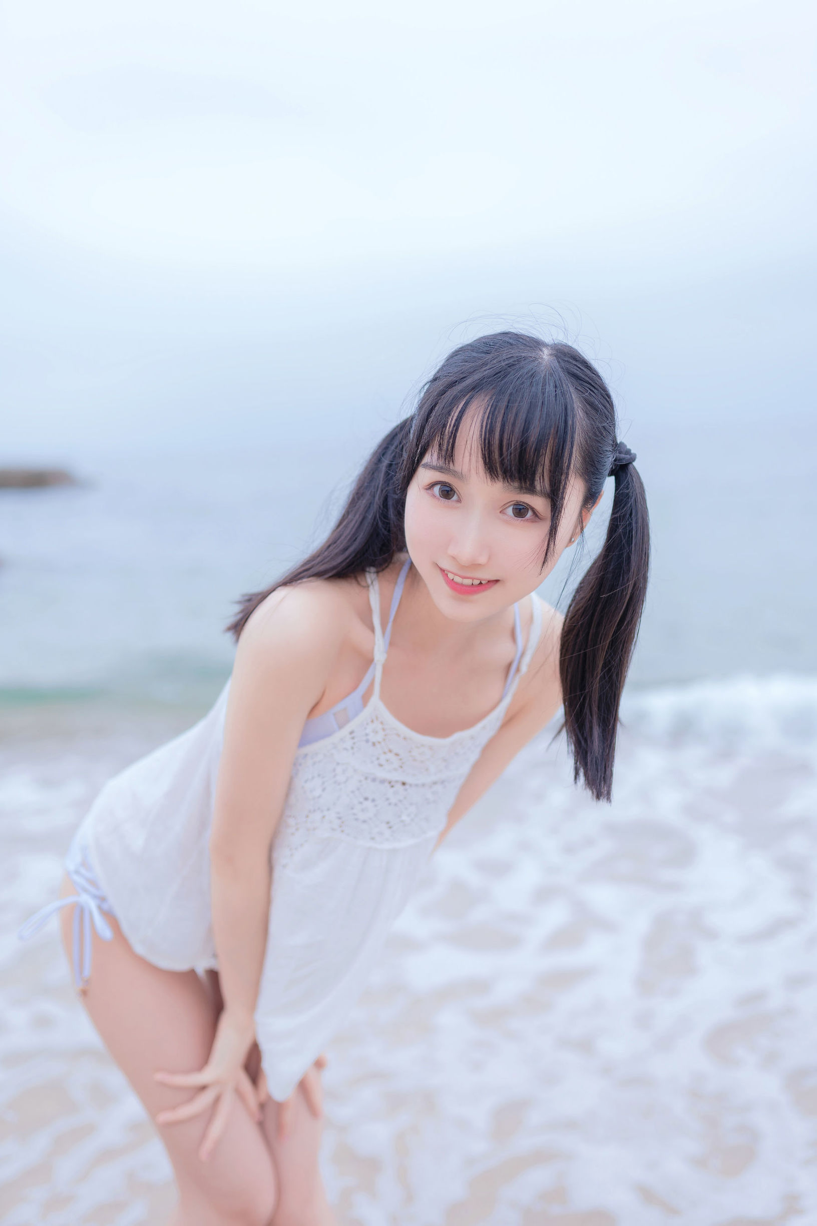 萌系小姐姐木绵绵OwO 海边白色比基尼