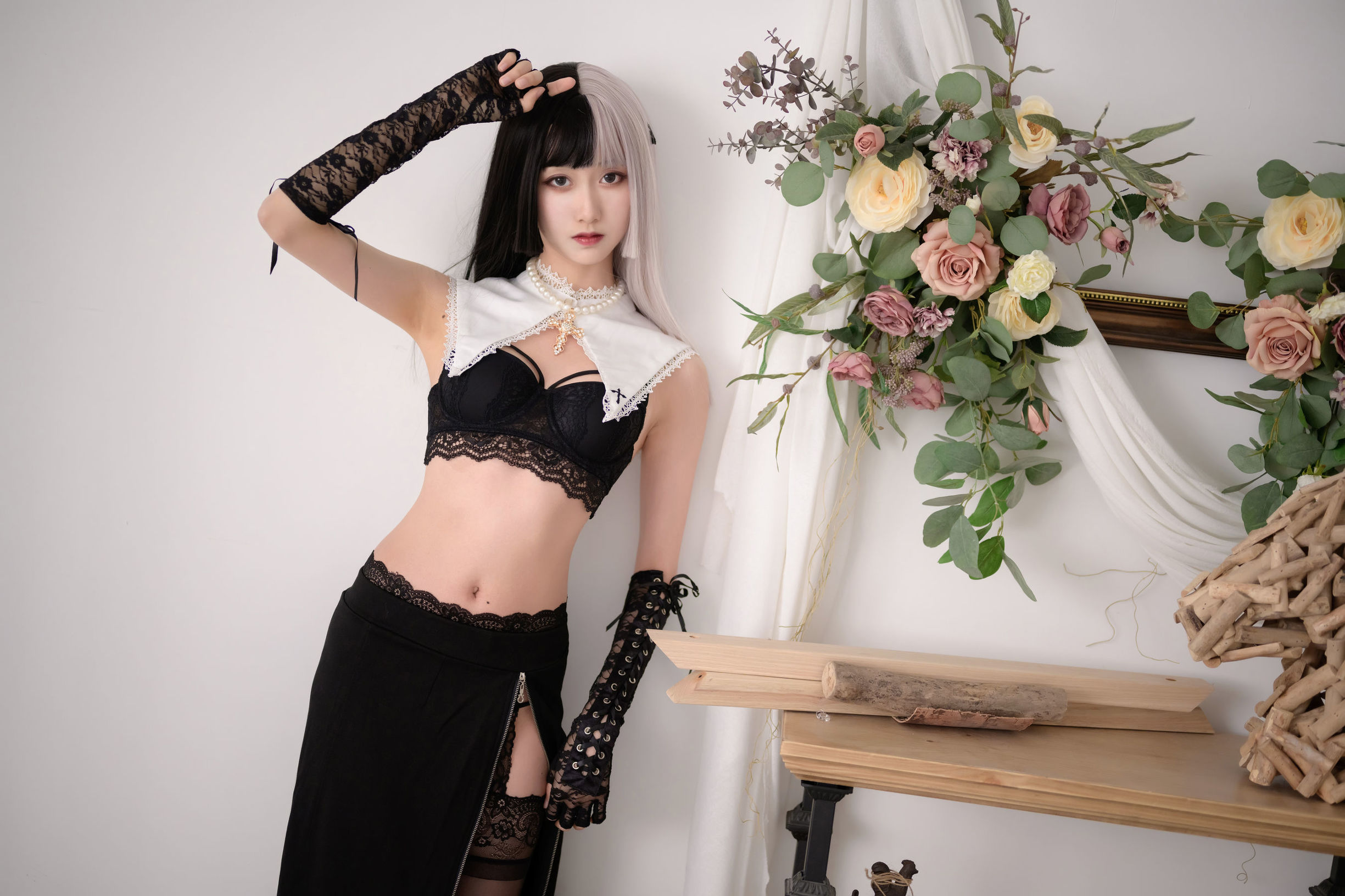 Moe-style big sister Mu Mianmian OwO Black and white nun