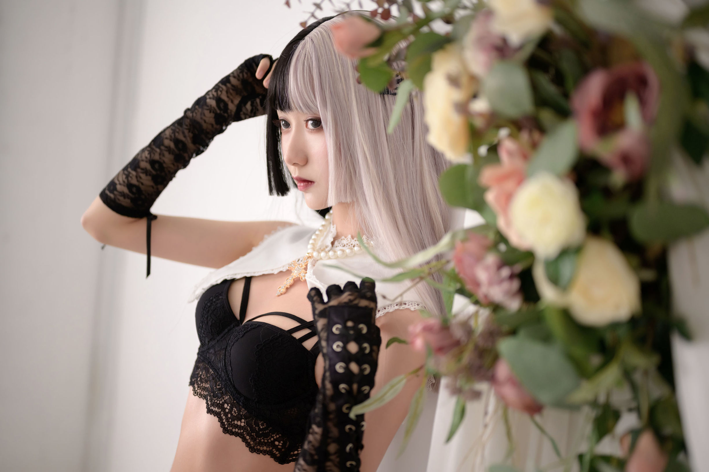 Moe-style big sister Mu Mianmian OwO Black and white nun