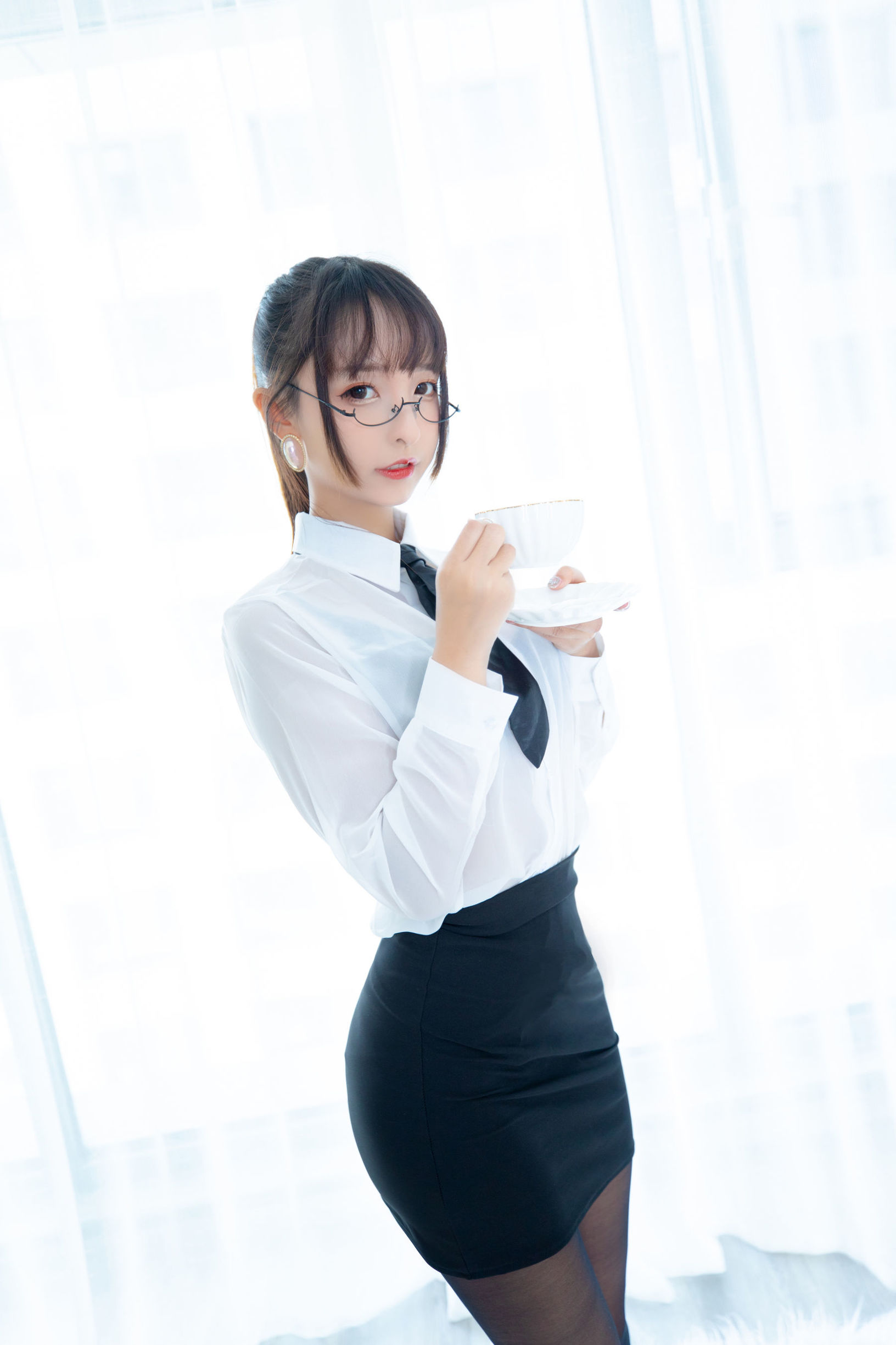  belle  Kagura Ban Mafuyu White Office