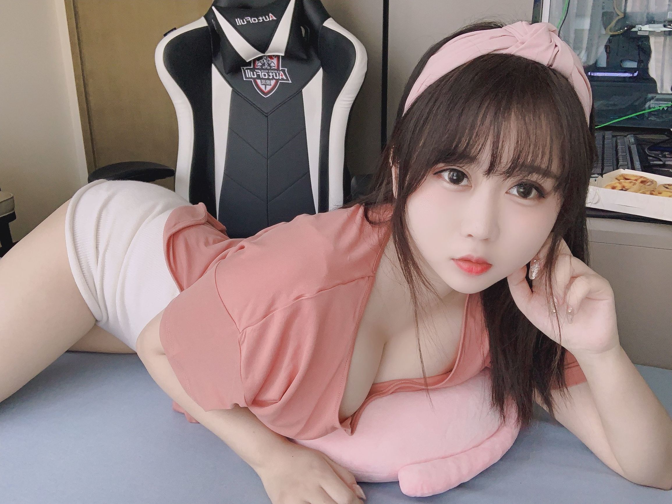 蜜桃少女是依酱呀 宅女日常