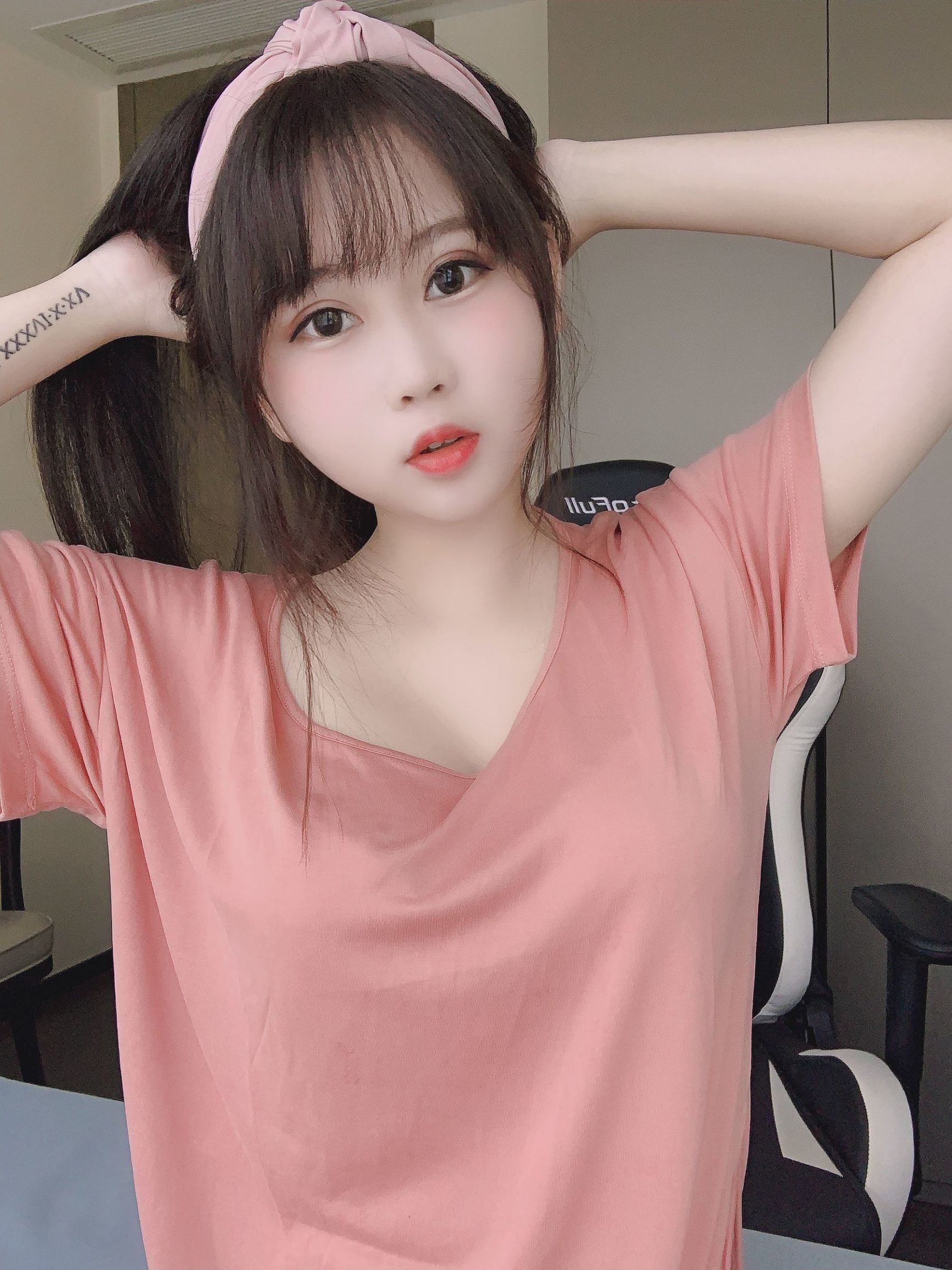 蜜桃少女是依酱呀 宅女日常