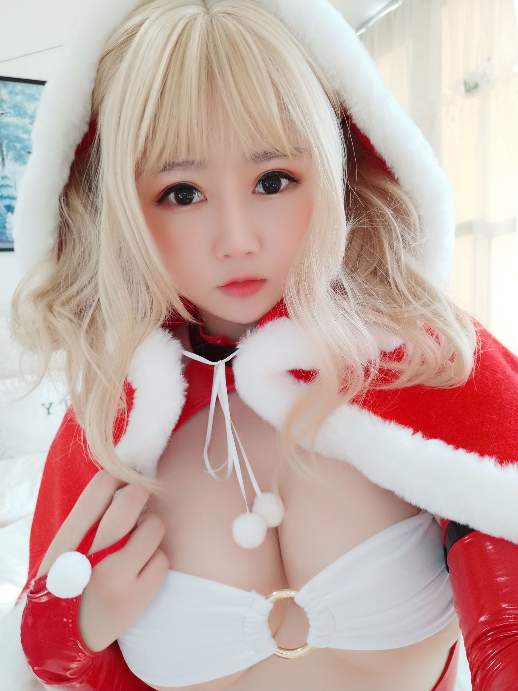 蜜桃少女是依酱呀 雪夜锦礼