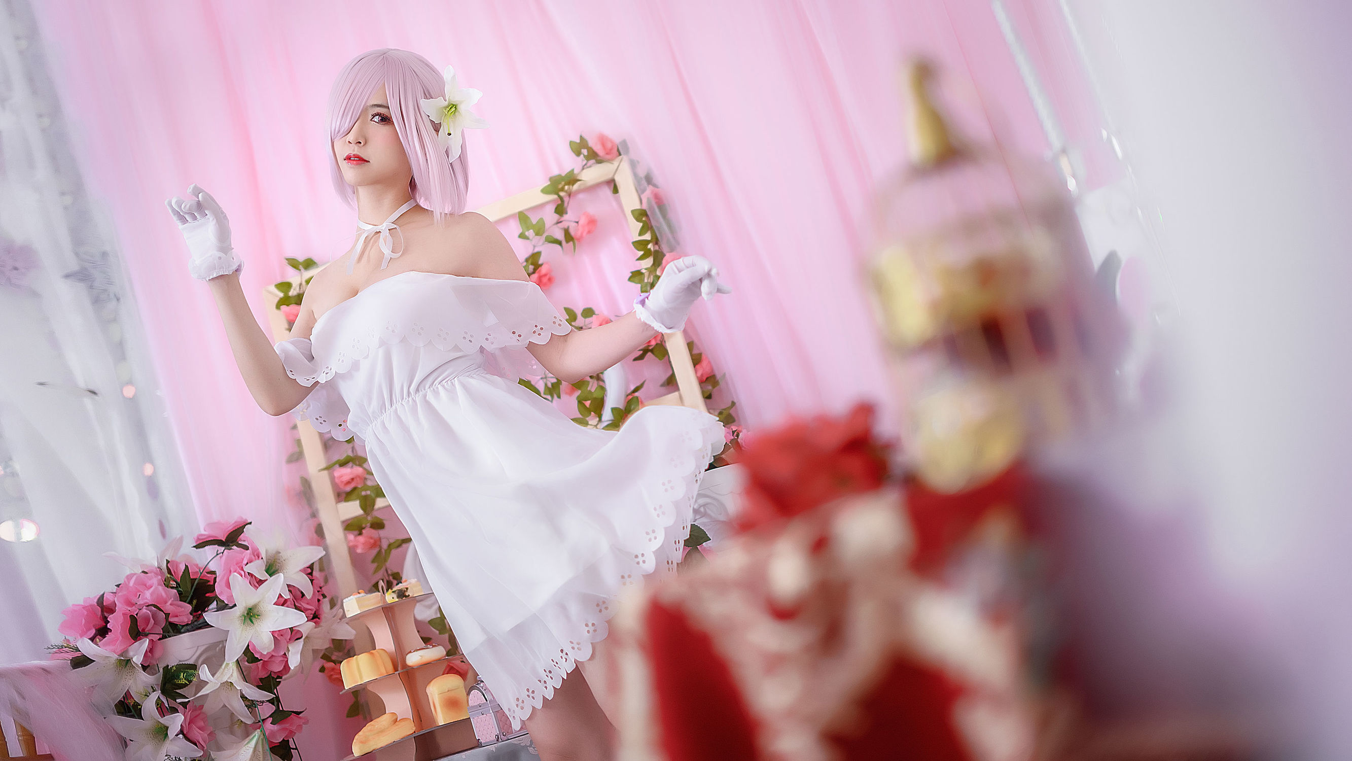 超人気のコスプレイヤー ウナギフェイアー マシュの白いスカート