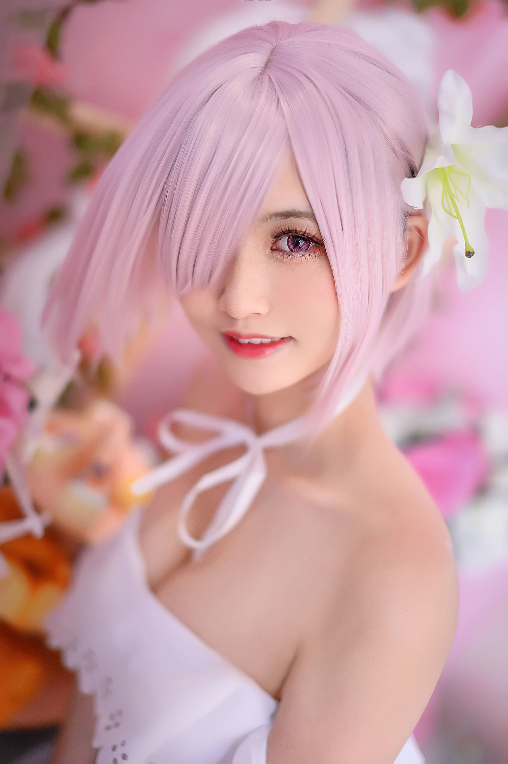 超人気のコスプレイヤー ウナギフェイアー マシュの白いスカート