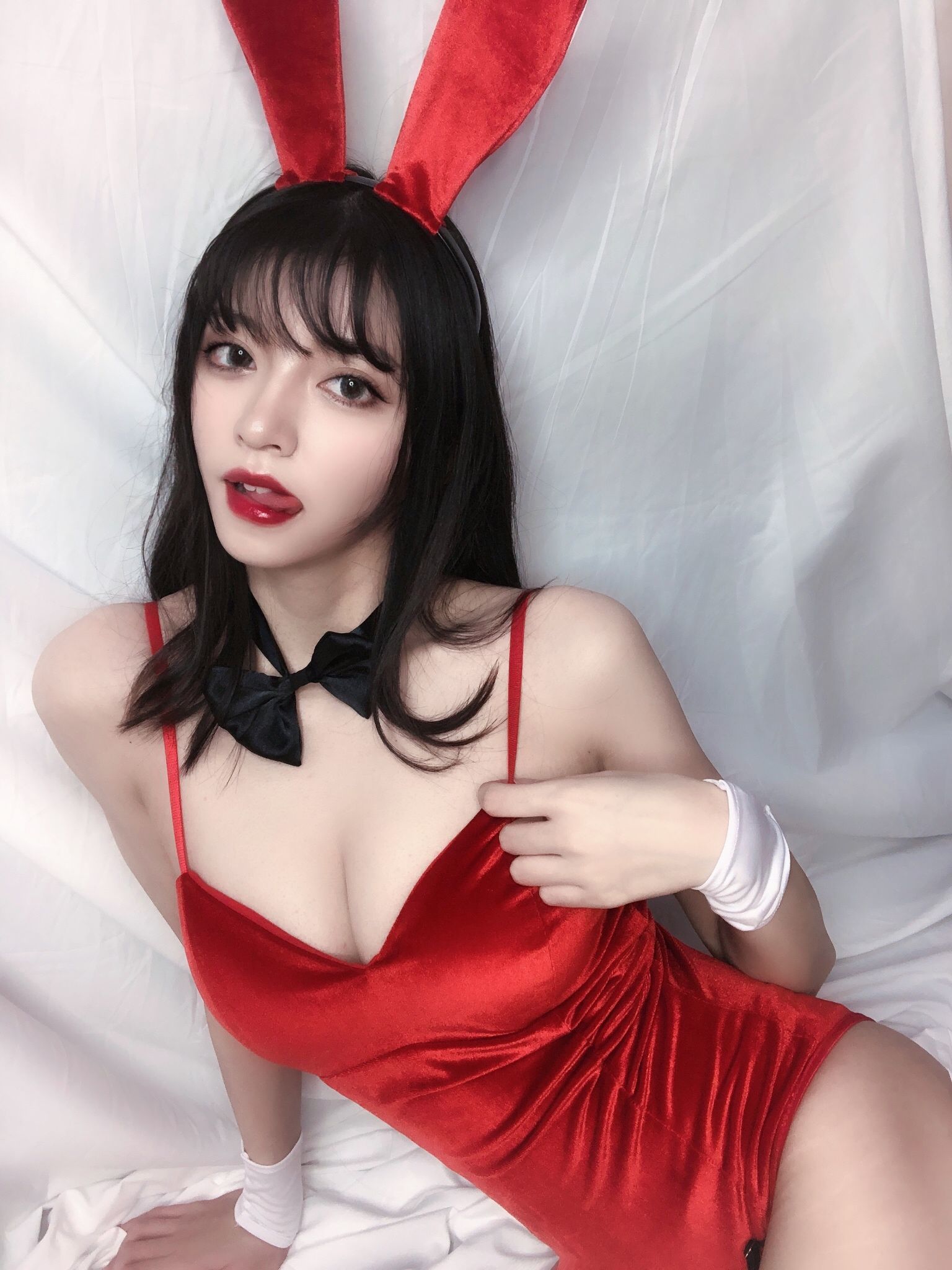銘銘Kizami 红丝绒兔女郎