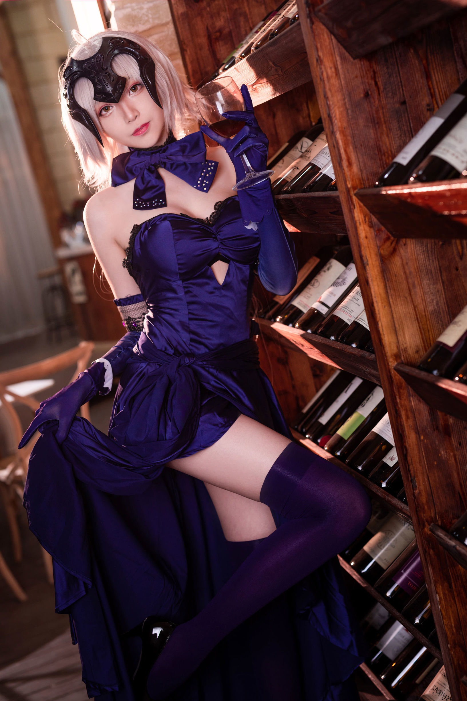 Long-legged Cosplayer Qingqingzi Js Black Jeanne, Holy Night's Dinner