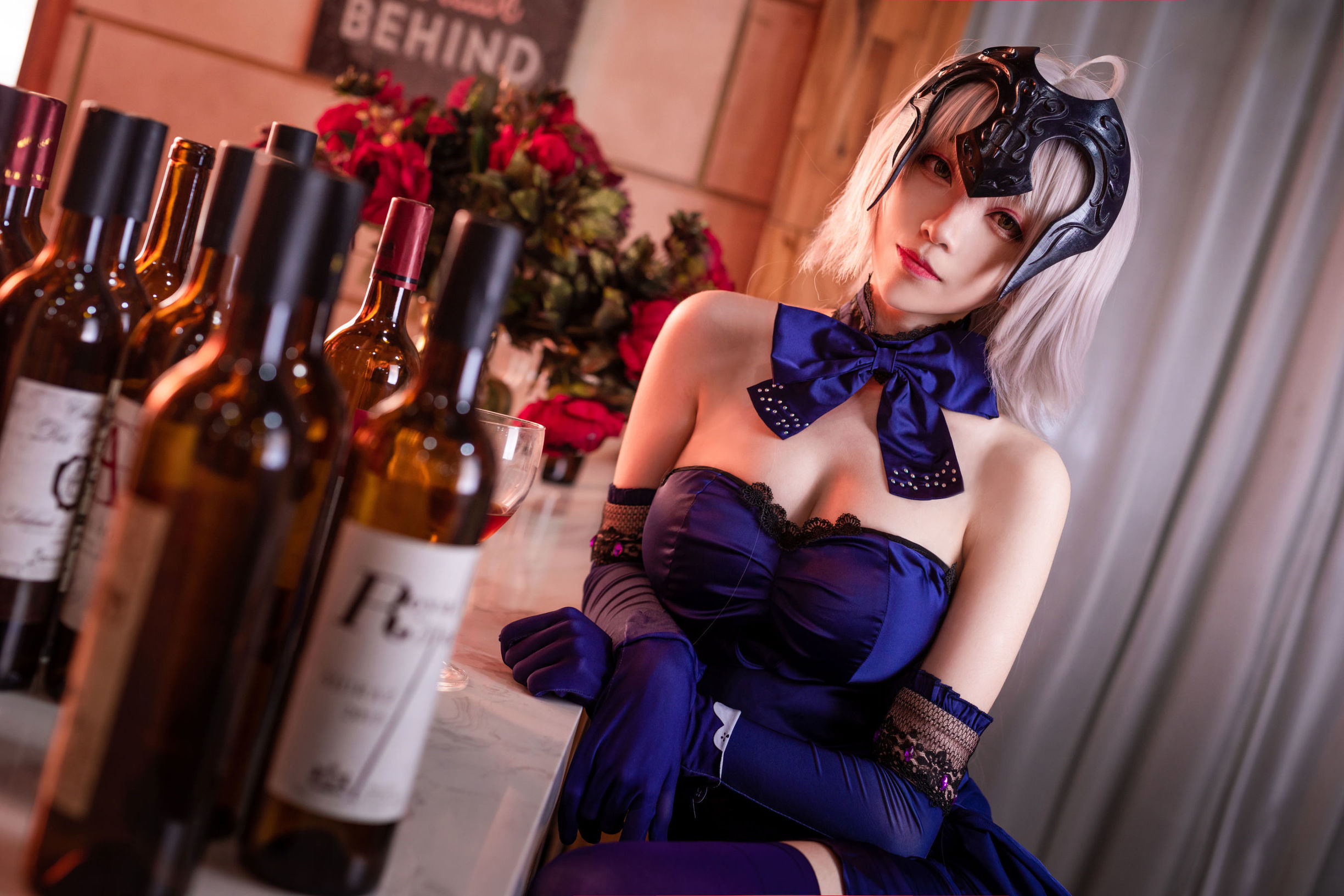 Long-legged Cosplayer Qingqingzi Js Black Jeanne, Holy Night's Dinner