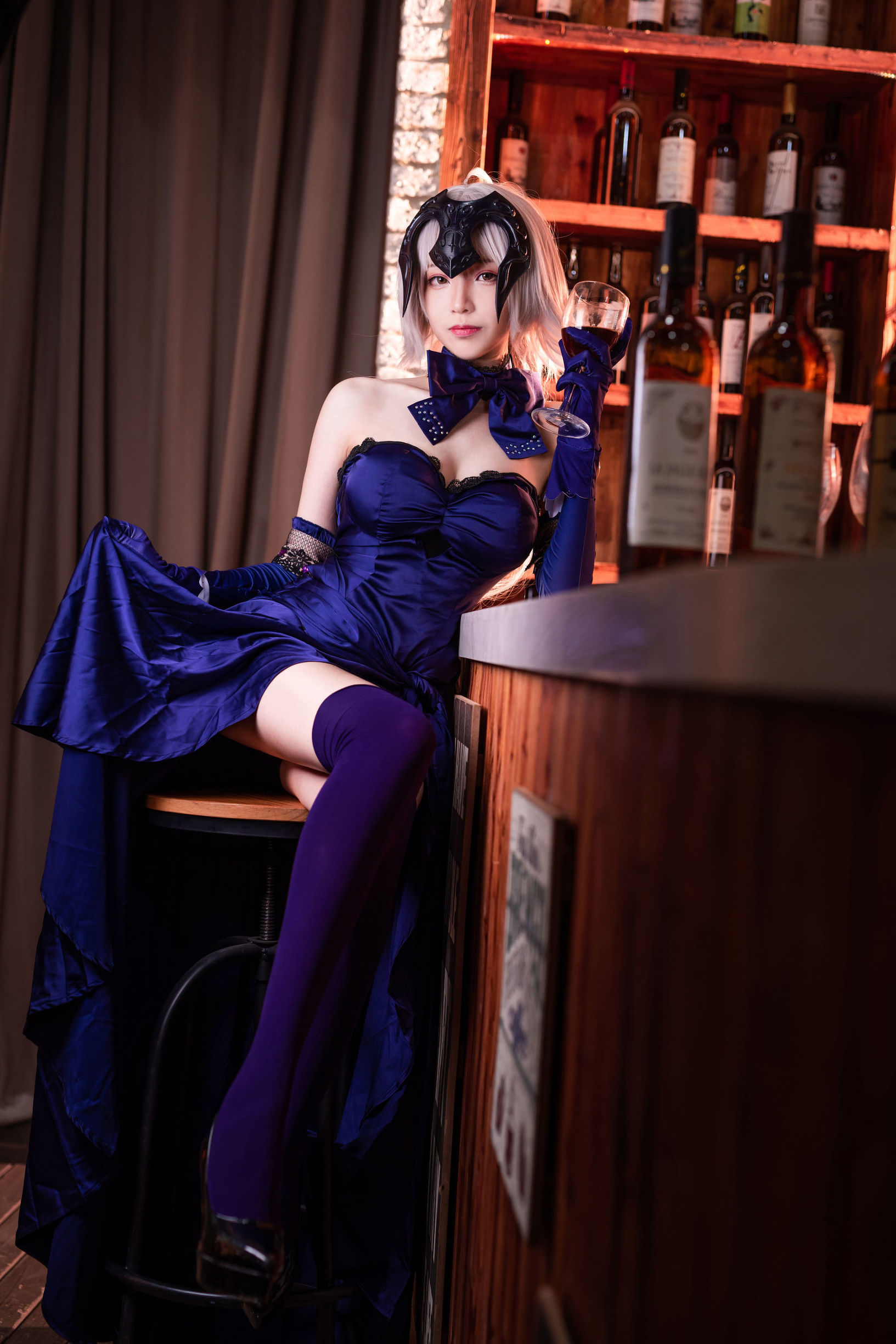 Long-legged Cosplayer Qingqingzi Js Black Jeanne, Holy Night's Dinner