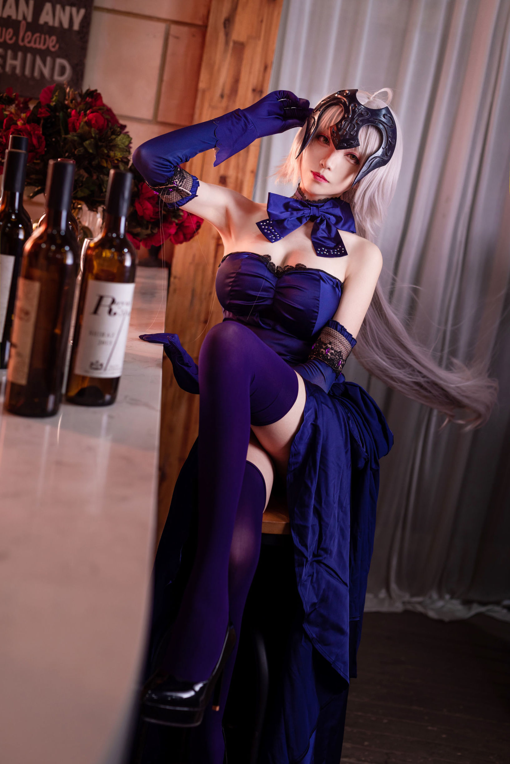 Long-legged Cosplayer Qingqingzi Js Black Jeanne, Holy Night's Dinner