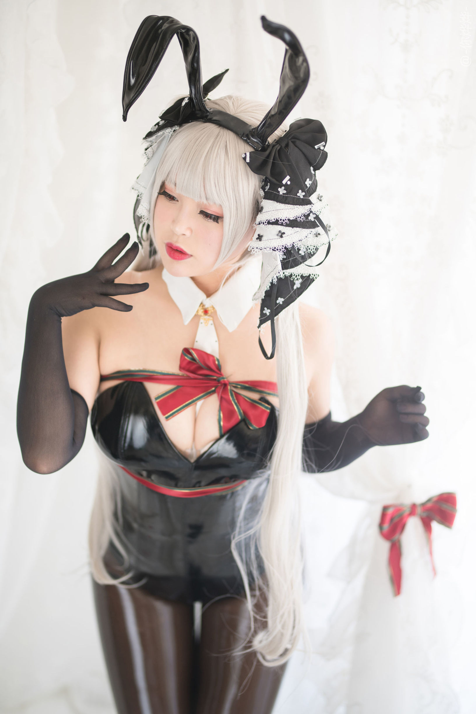 コーサー ニ ヤエヤエ かわいい うさぎ ガール