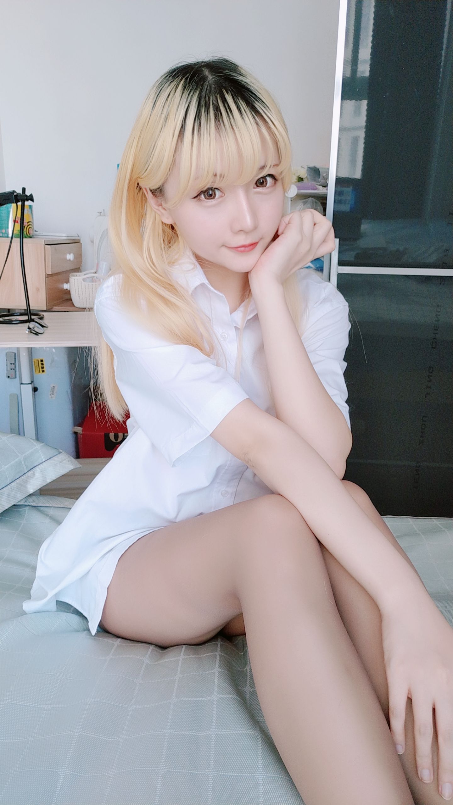 코서 언니 성지 치치 백 셔츠