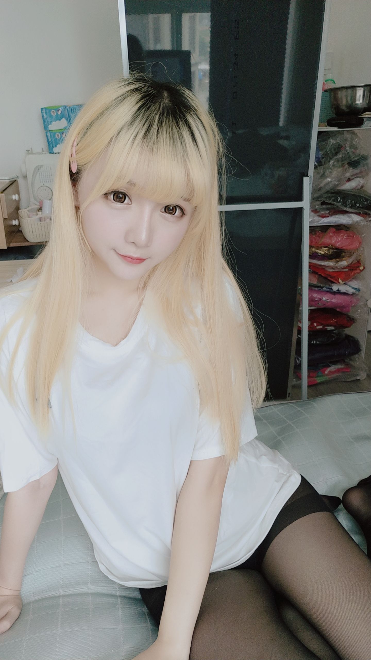 โคเซอร์ น้องสาว ดาวแห่งชิชิ เสื้อยืดสีขาว