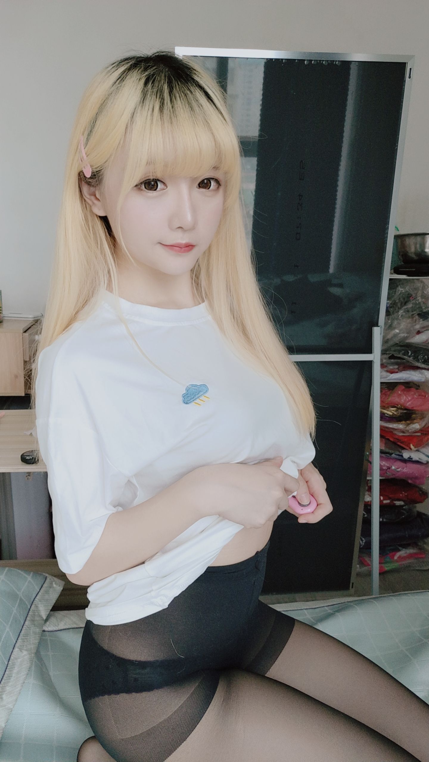 โคเซอร์ น้องสาว ดาวแห่งชิชิ เสื้อยืดสีขาว