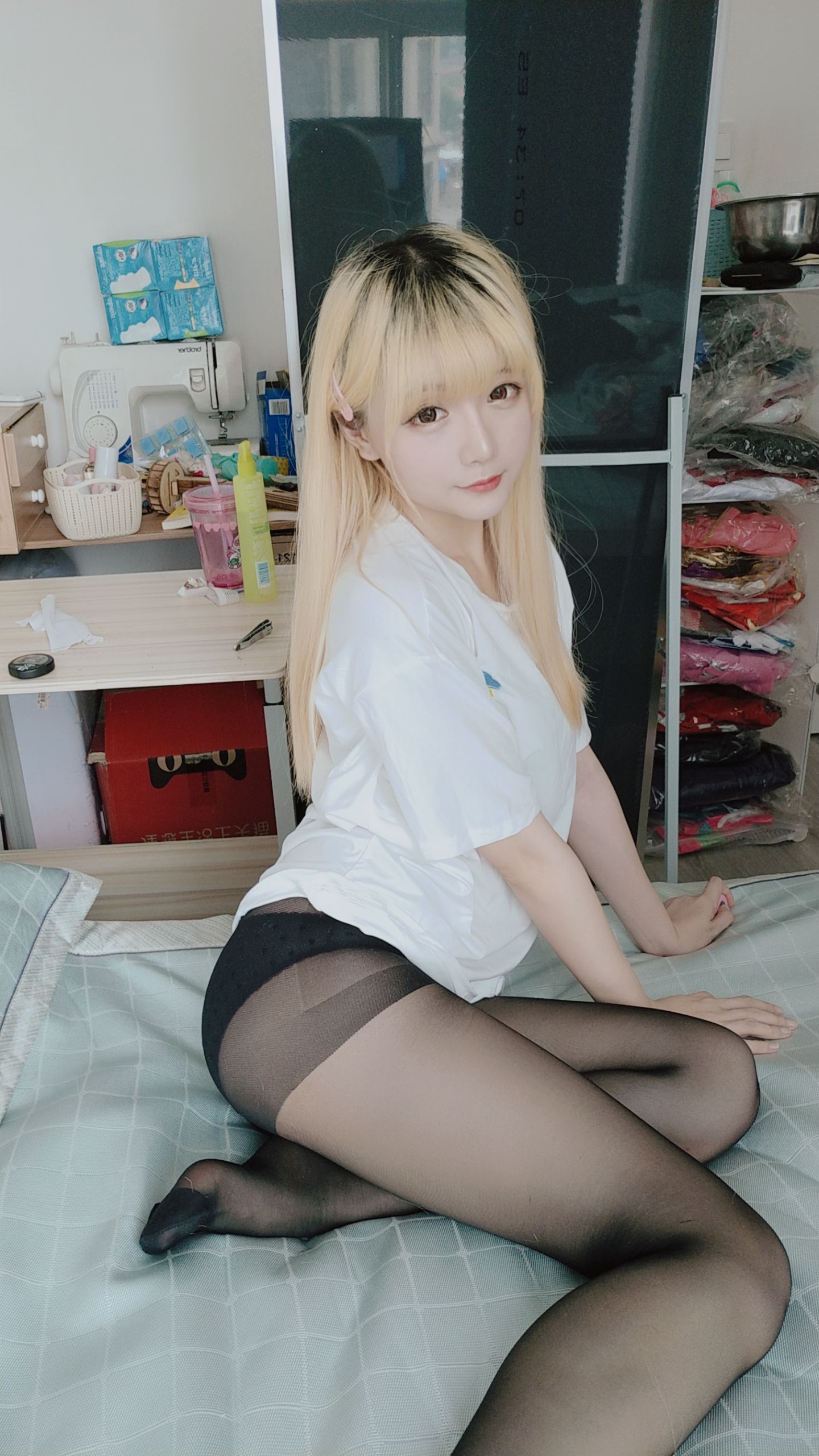โคเซอร์ น้องสาว ดาวแห่งชิชิ เสื้อยืดสีขาว
