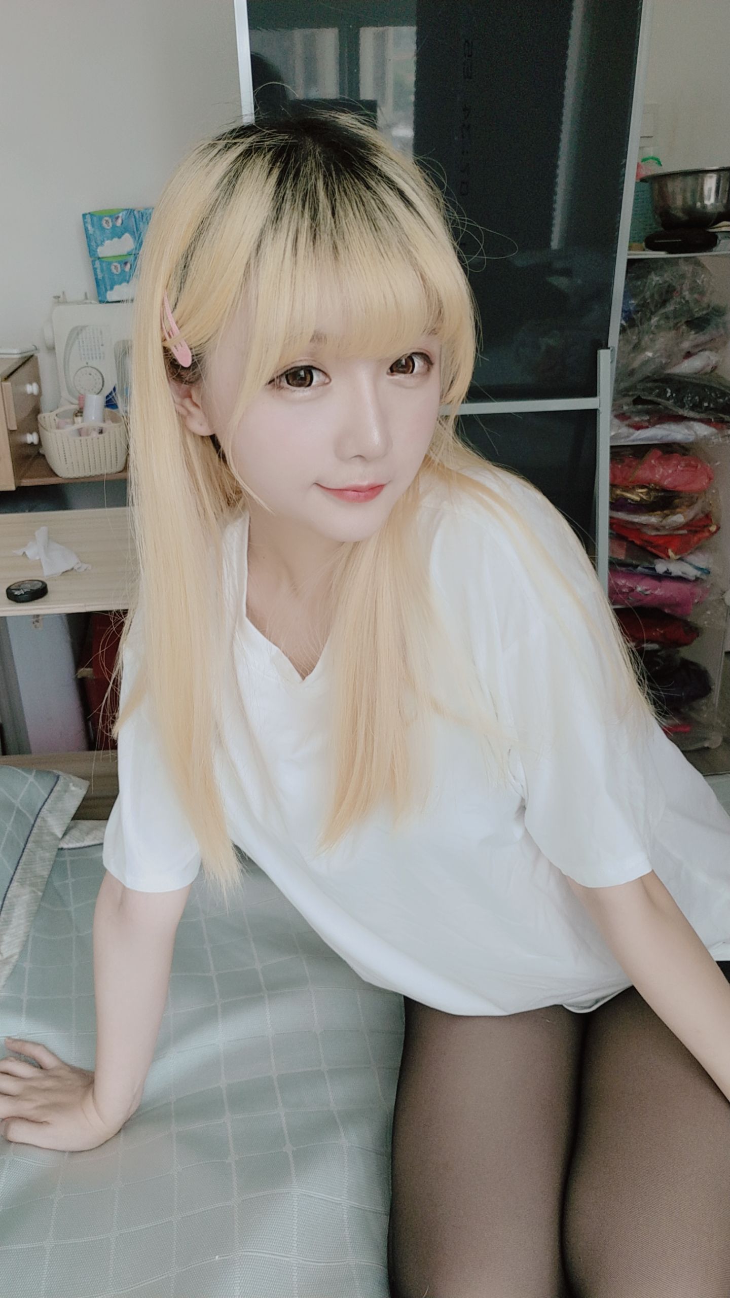 โคเซอร์ น้องสาว ดาวแห่งชิชิ เสื้อยืดสีขาว