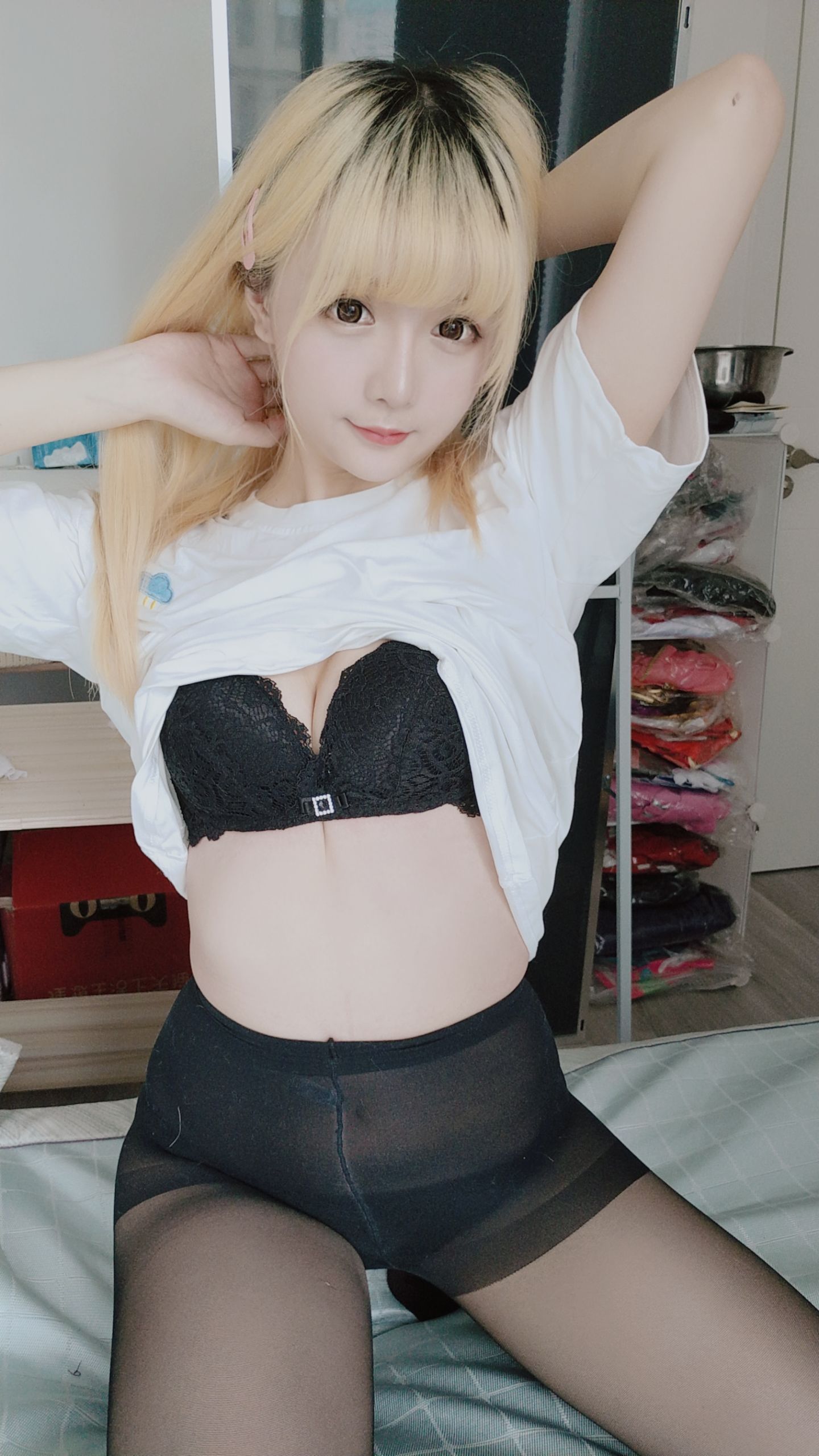 โคเซอร์ น้องสาว ดาวแห่งชิชิ เสื้อยืดสีขาว