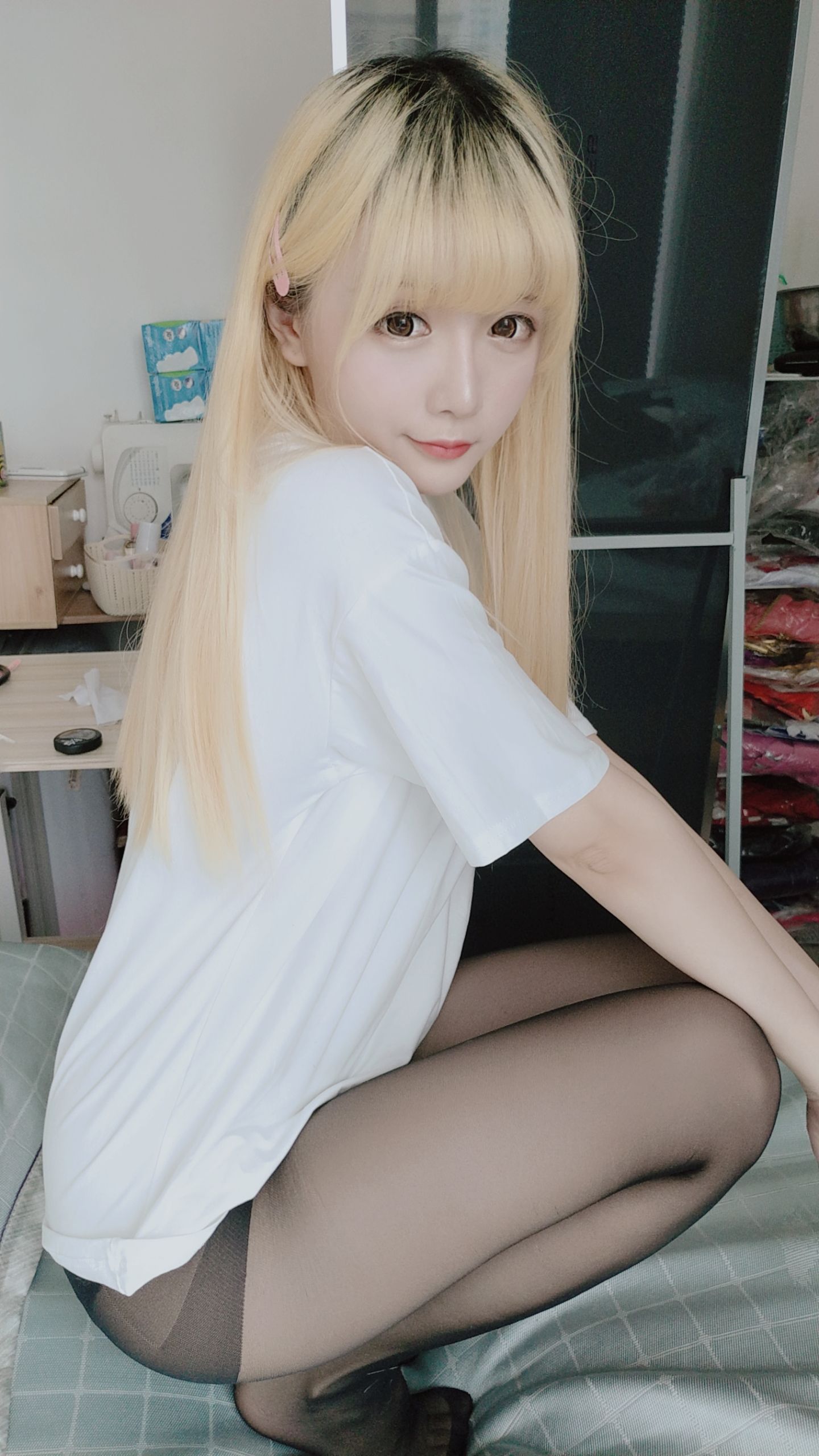 โคเซอร์ น้องสาว ดาวแห่งชิชิ เสื้อยืดสีขาว