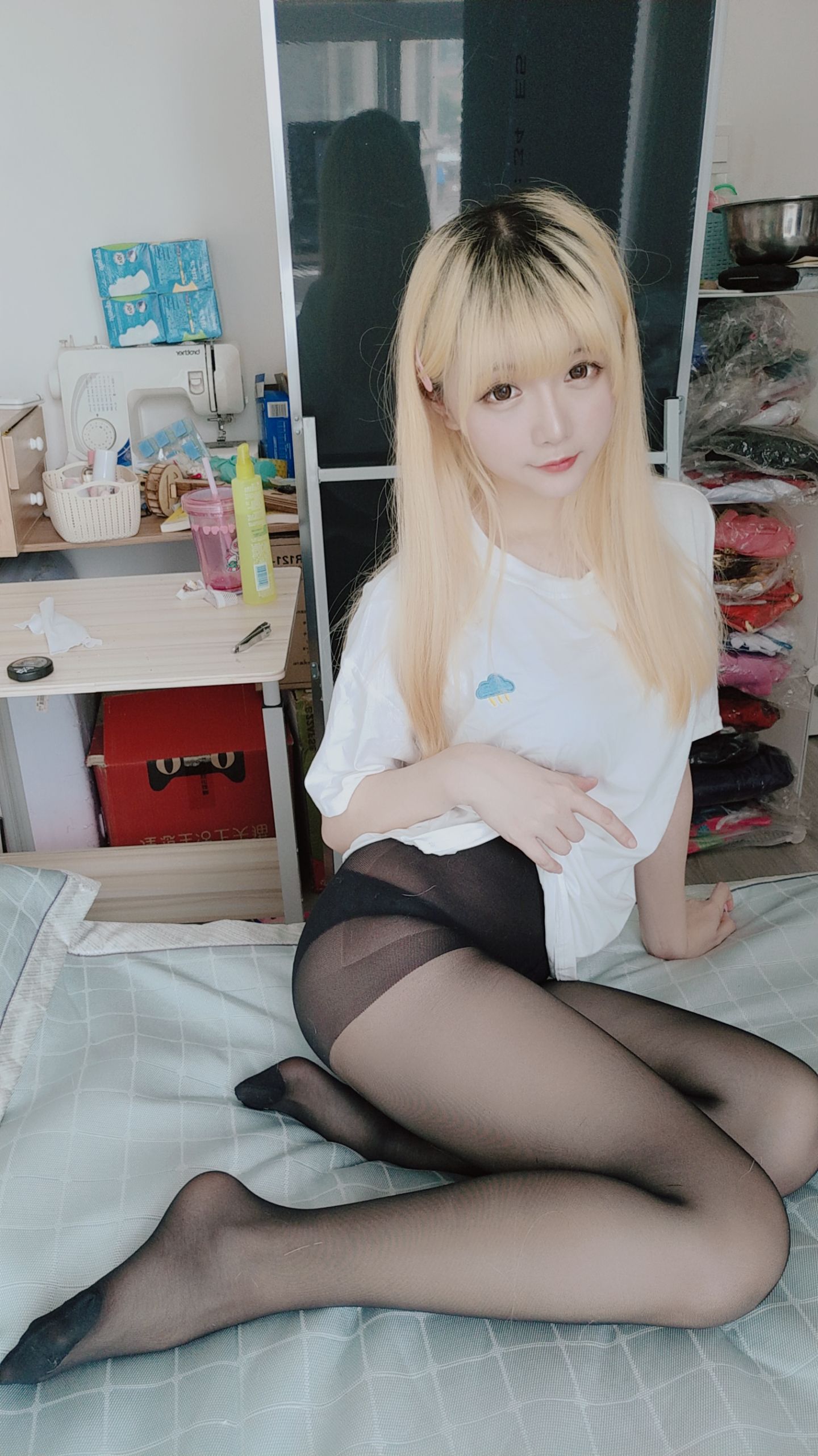โคเซอร์ น้องสาว ดาวแห่งชิชิ เสื้อยืดสีขาว