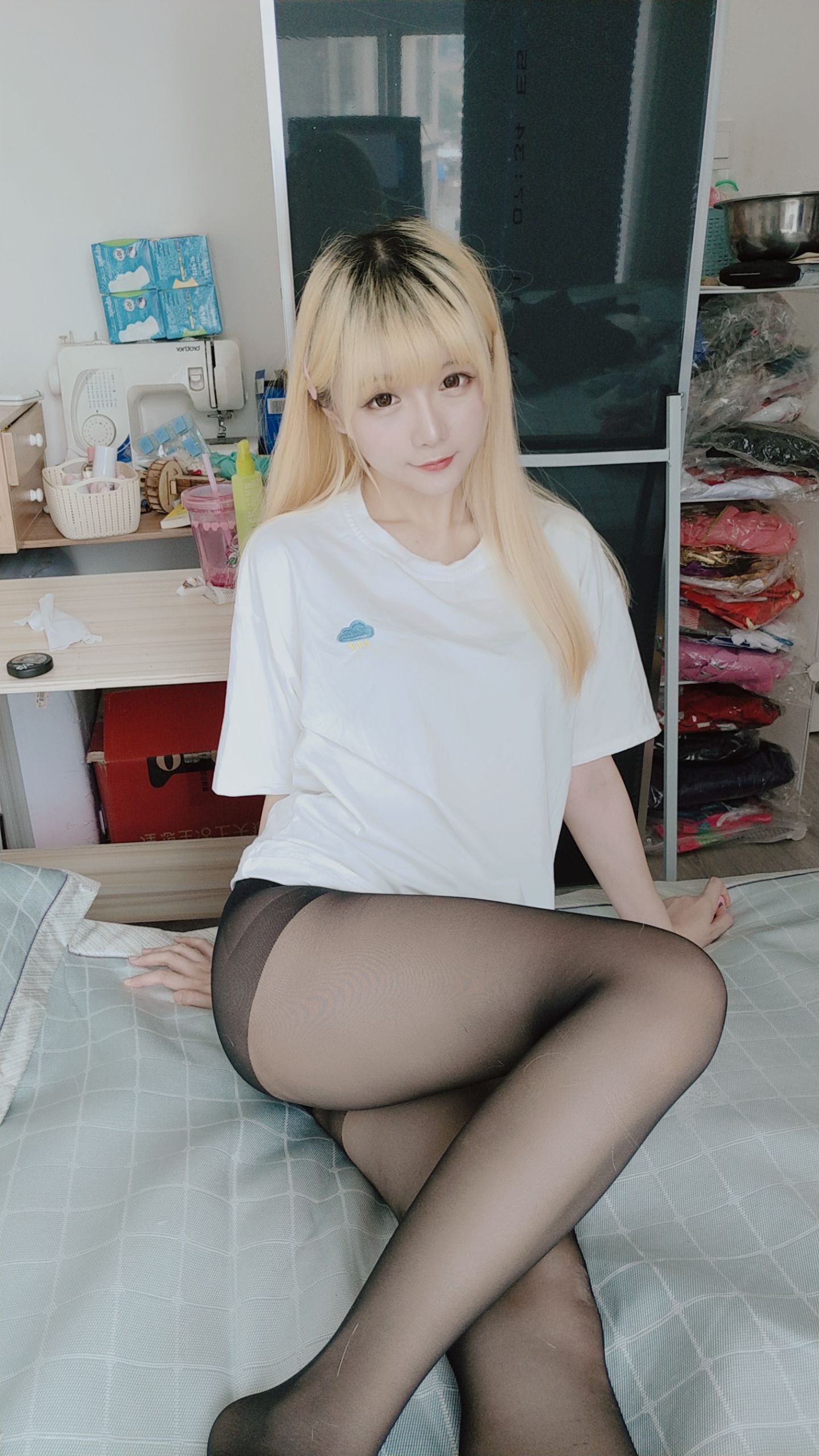 โคเซอร์ น้องสาว ดาวแห่งชิชิ เสื้อยืดสีขาว