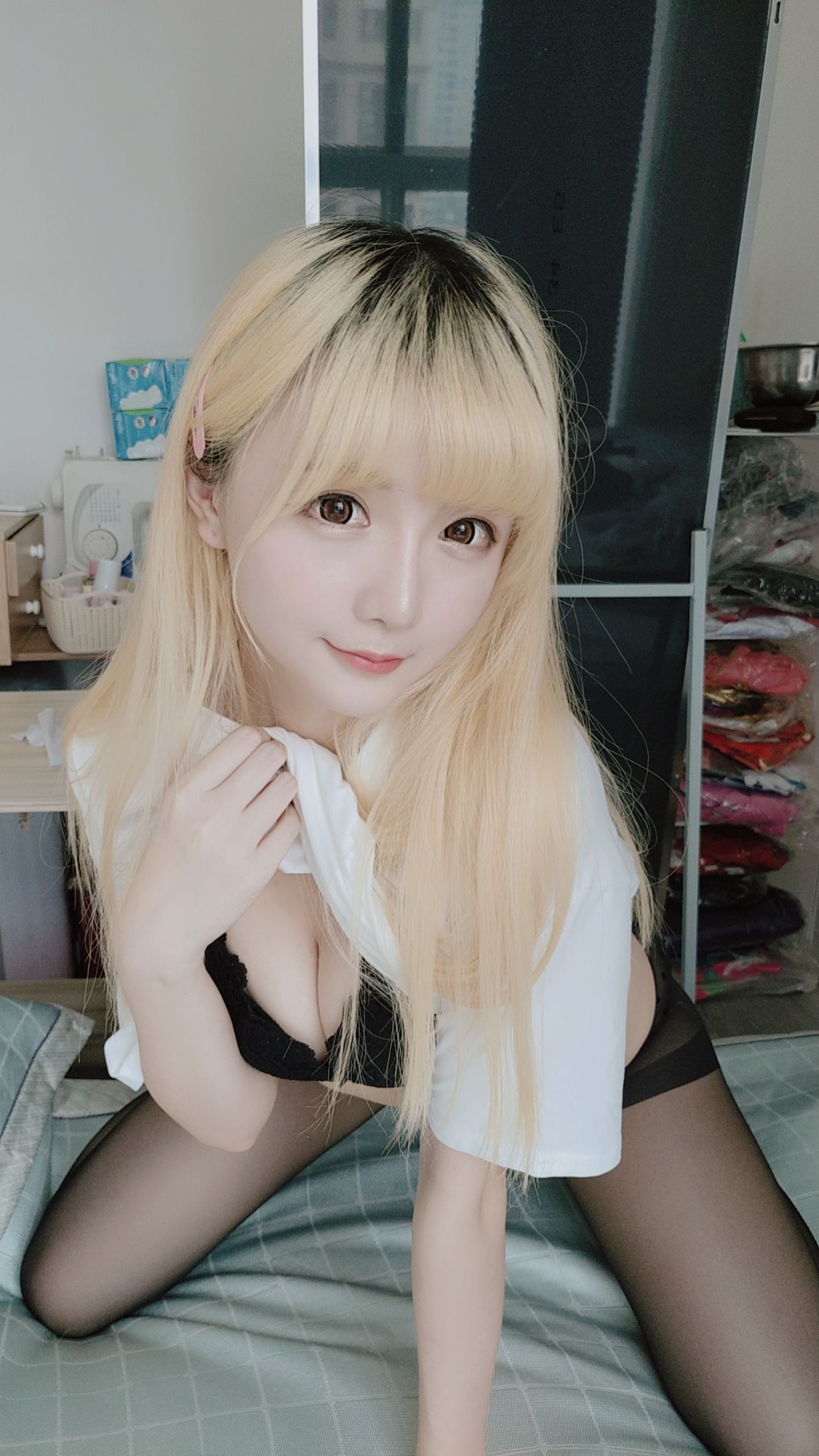 โคเซอร์ น้องสาว ดาวแห่งชิชิ เสื้อยืดสีขาว