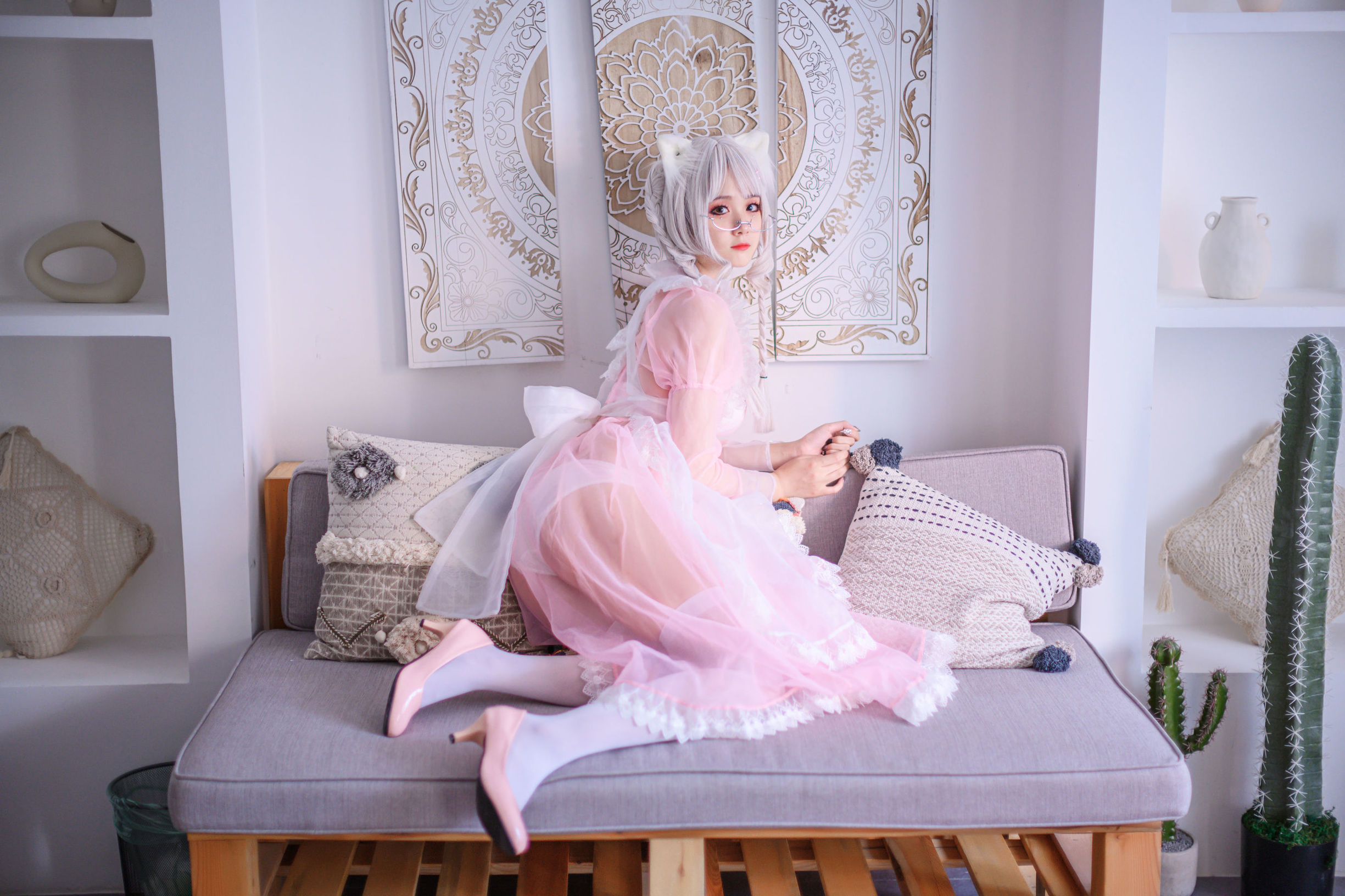 Coser Miss Akisoso Qiu Chuchu - Nữ hầu màu hồng trong suốt