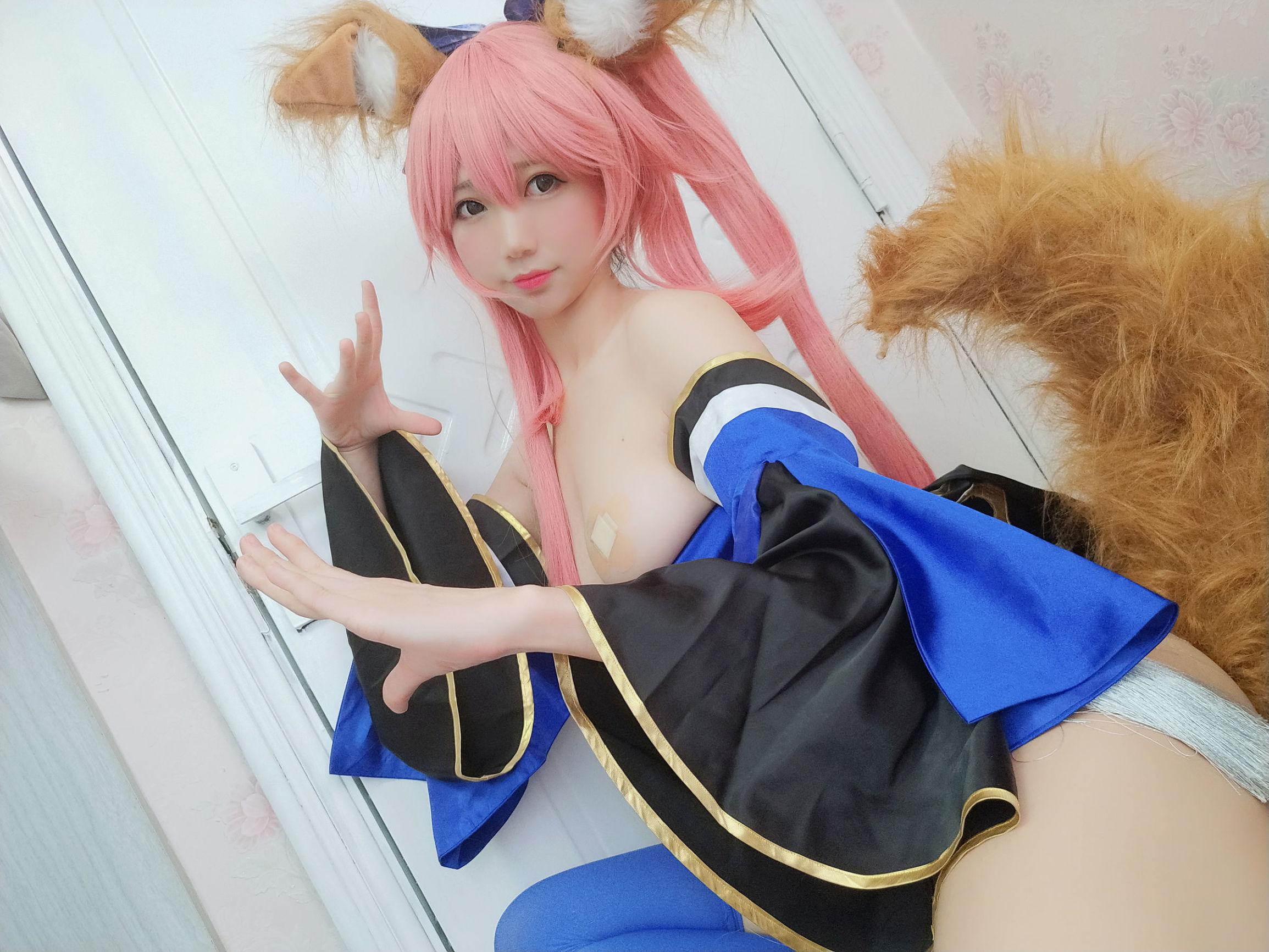 ナギサ魔物にゃん 自撮りシリーズ No.004 玉藻前同人