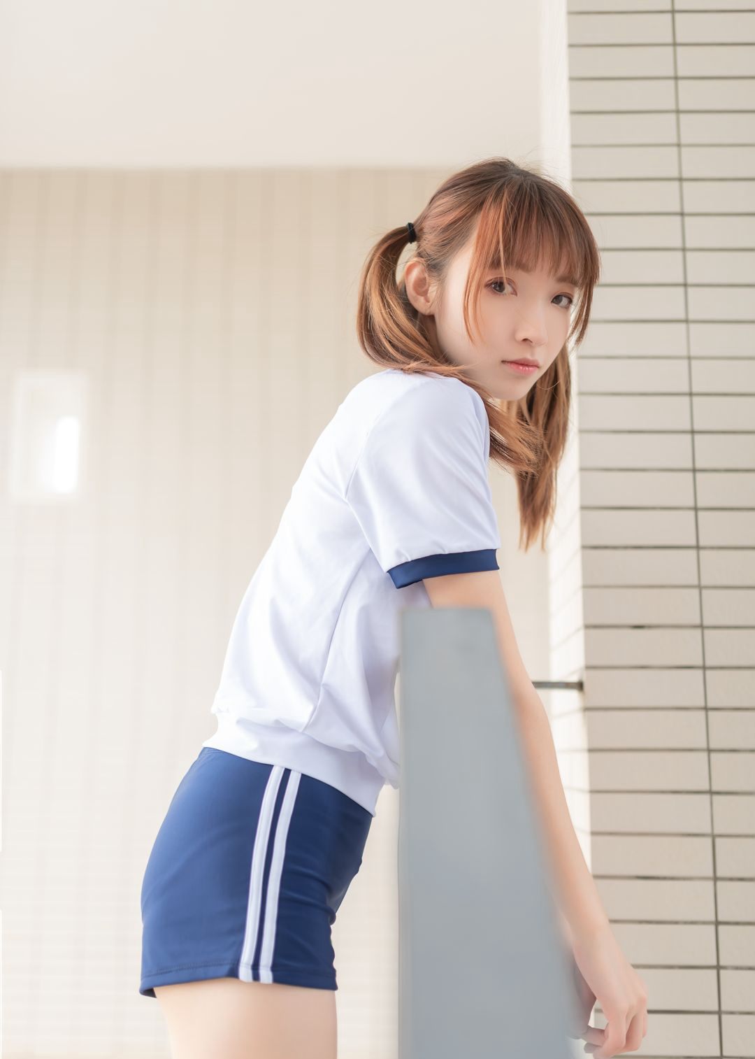 性感白丝JK美腿校服诱惑品尝女神的娇躯