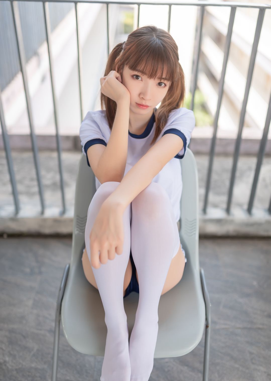 性感白丝JK美腿校服诱惑品尝女神的娇躯