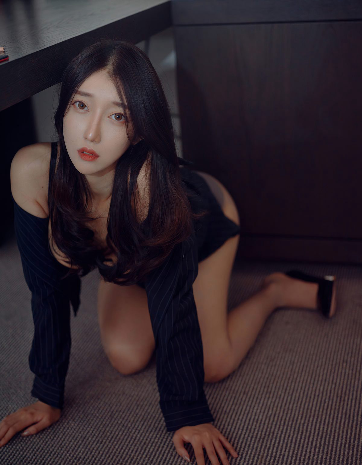 玥儿玥微胖美少妇性感美腿肉丝袜高跟丰满风骚姿势