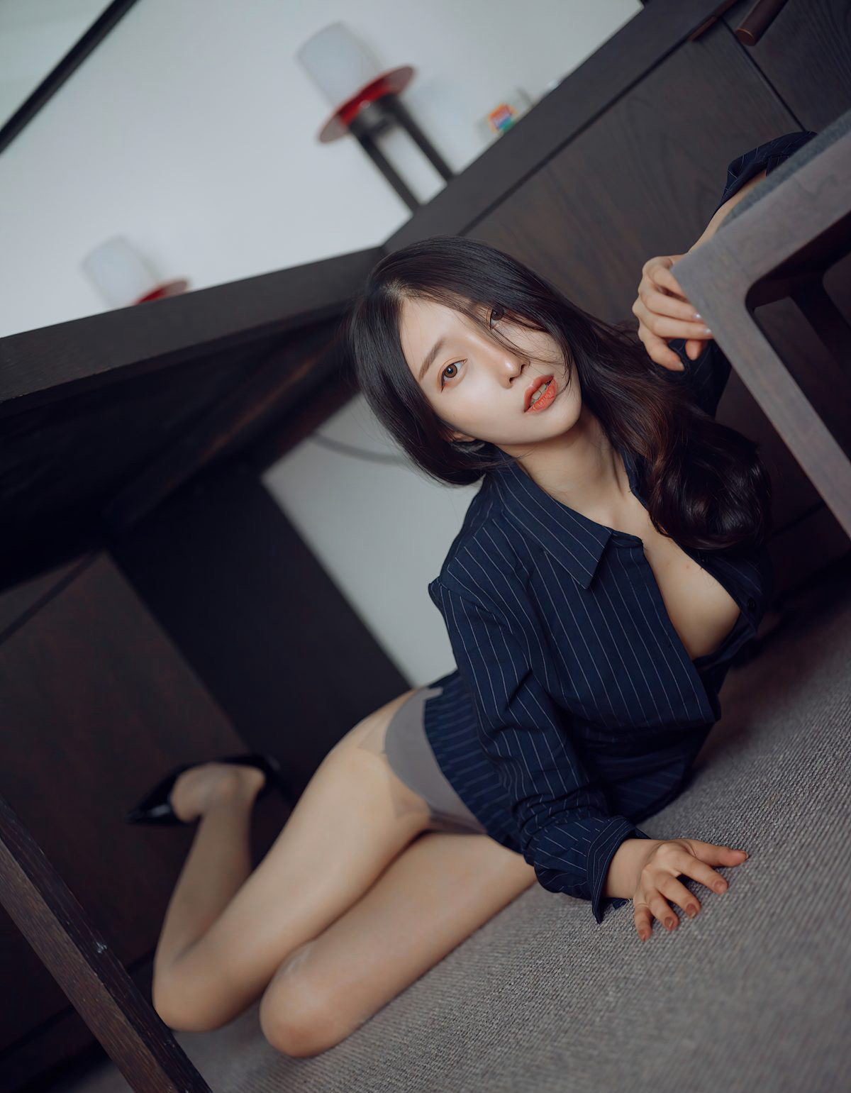 玥儿玥微胖美少妇性感美腿肉丝袜高跟丰满风骚姿势