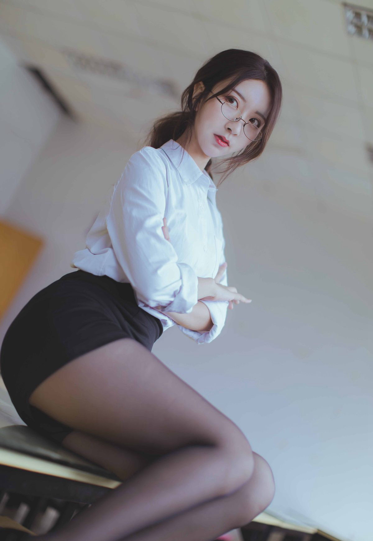 制服性感老师黑丝袜高跟黑川性感cosplay诱惑2021最新图集
