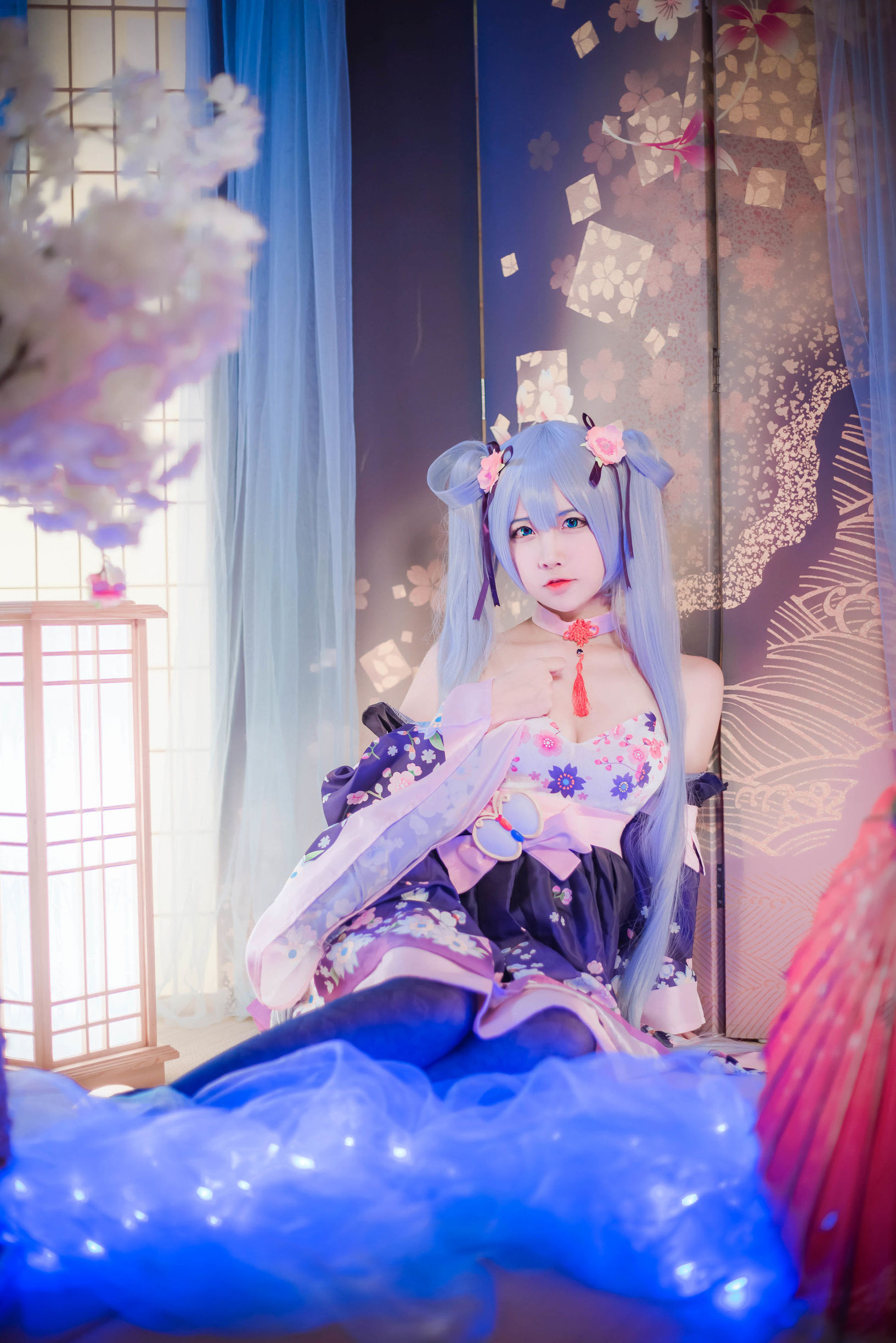 Cosplay Photos] Popular Cosplayer Er Zuo Nisa - Twin Tails
