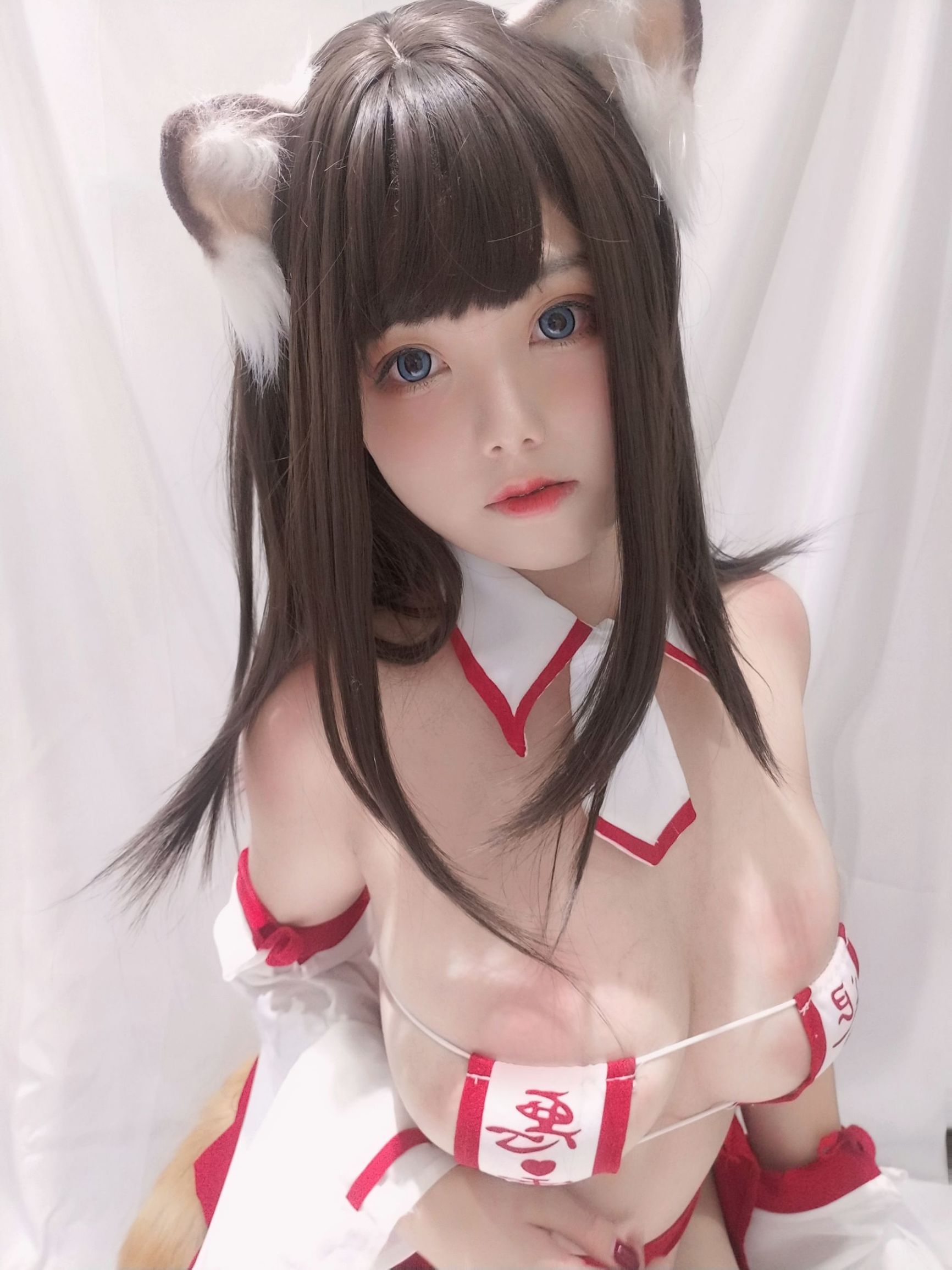 Cosplay写真] 萌え系お姉さん蜜汁猫裘 - 巫女小狐狸