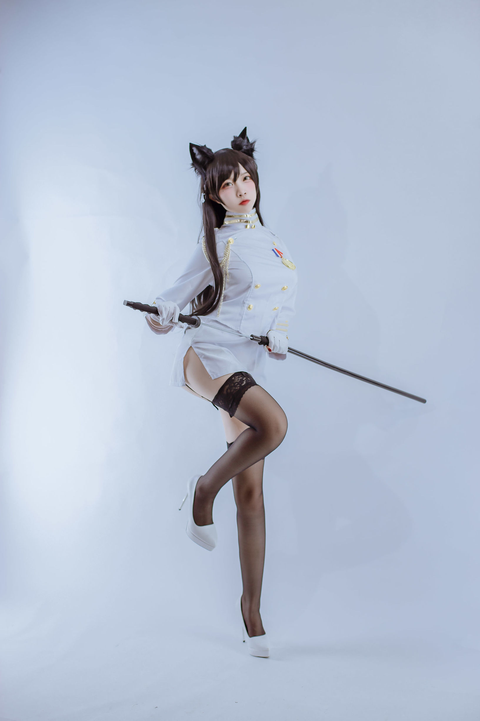 Cosplay Photos] Popular Coser Er Zuo Nisa - Azur Lane Atago Military Uniform