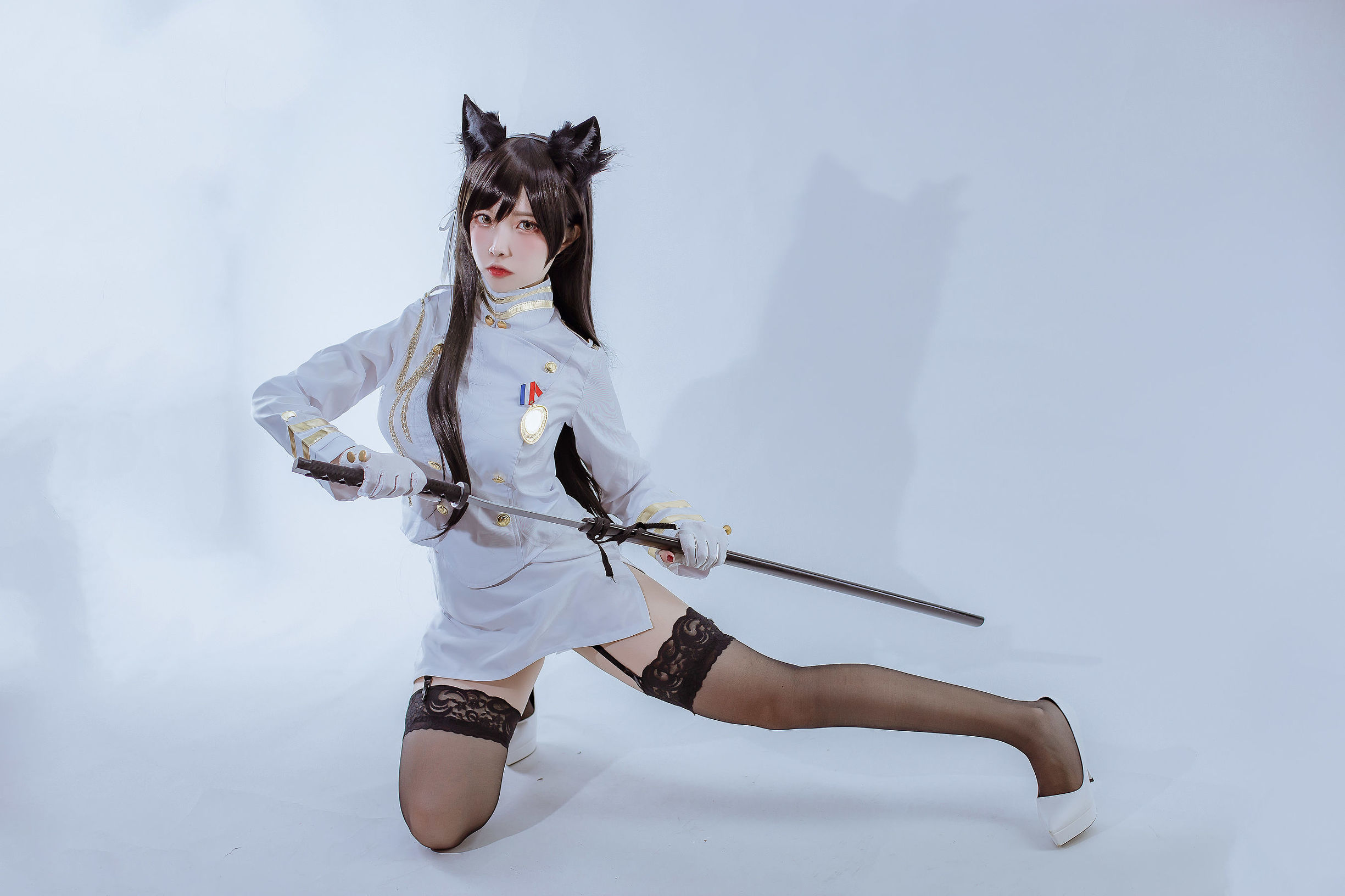 Cosplay Photos] Popular Coser Er Zuo Nisa - Azur Lane Atago Military Uniform