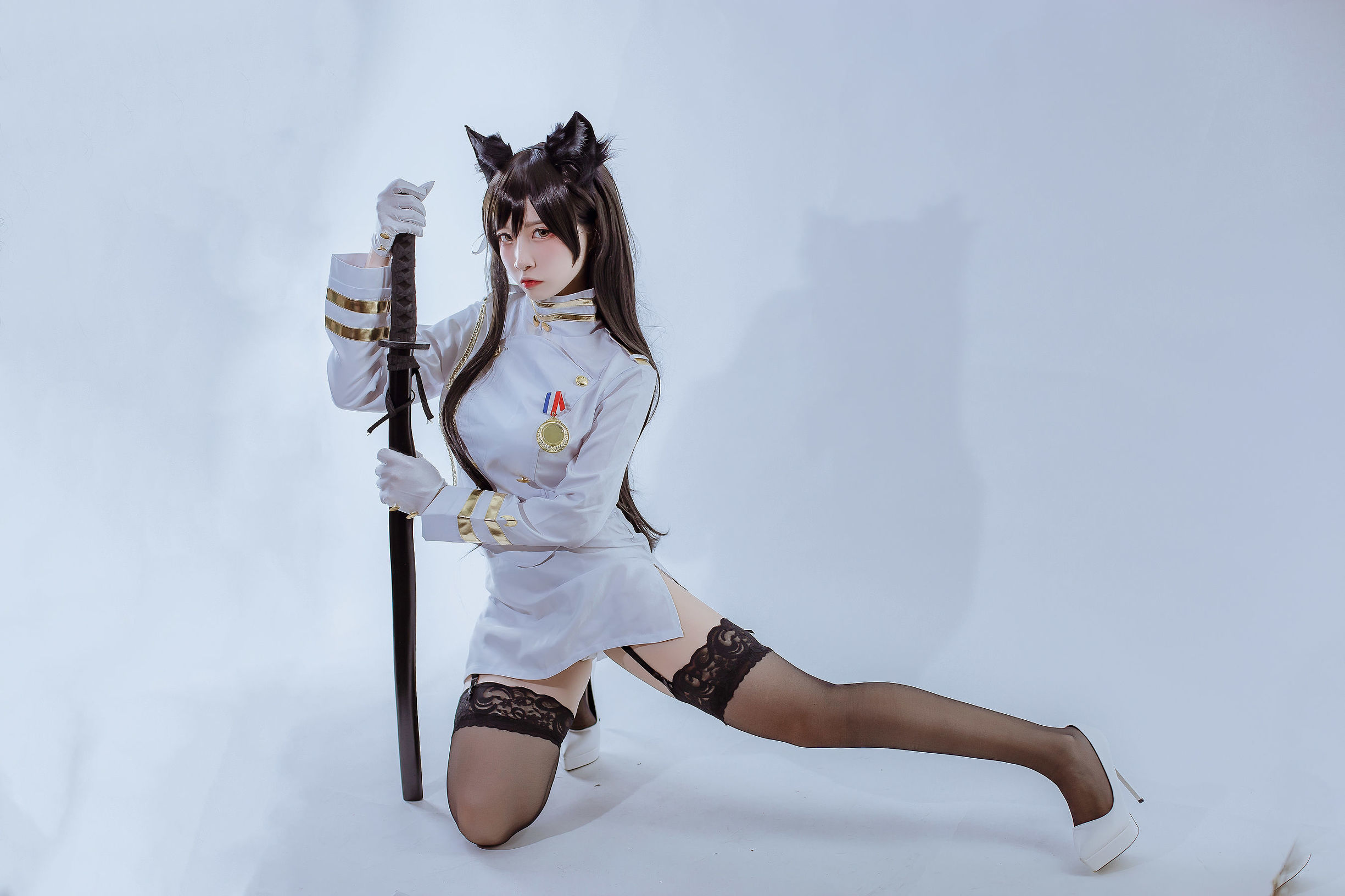 Cosplay Photos] Popular Coser Er Zuo Nisa - Azur Lane Atago Military Uniform