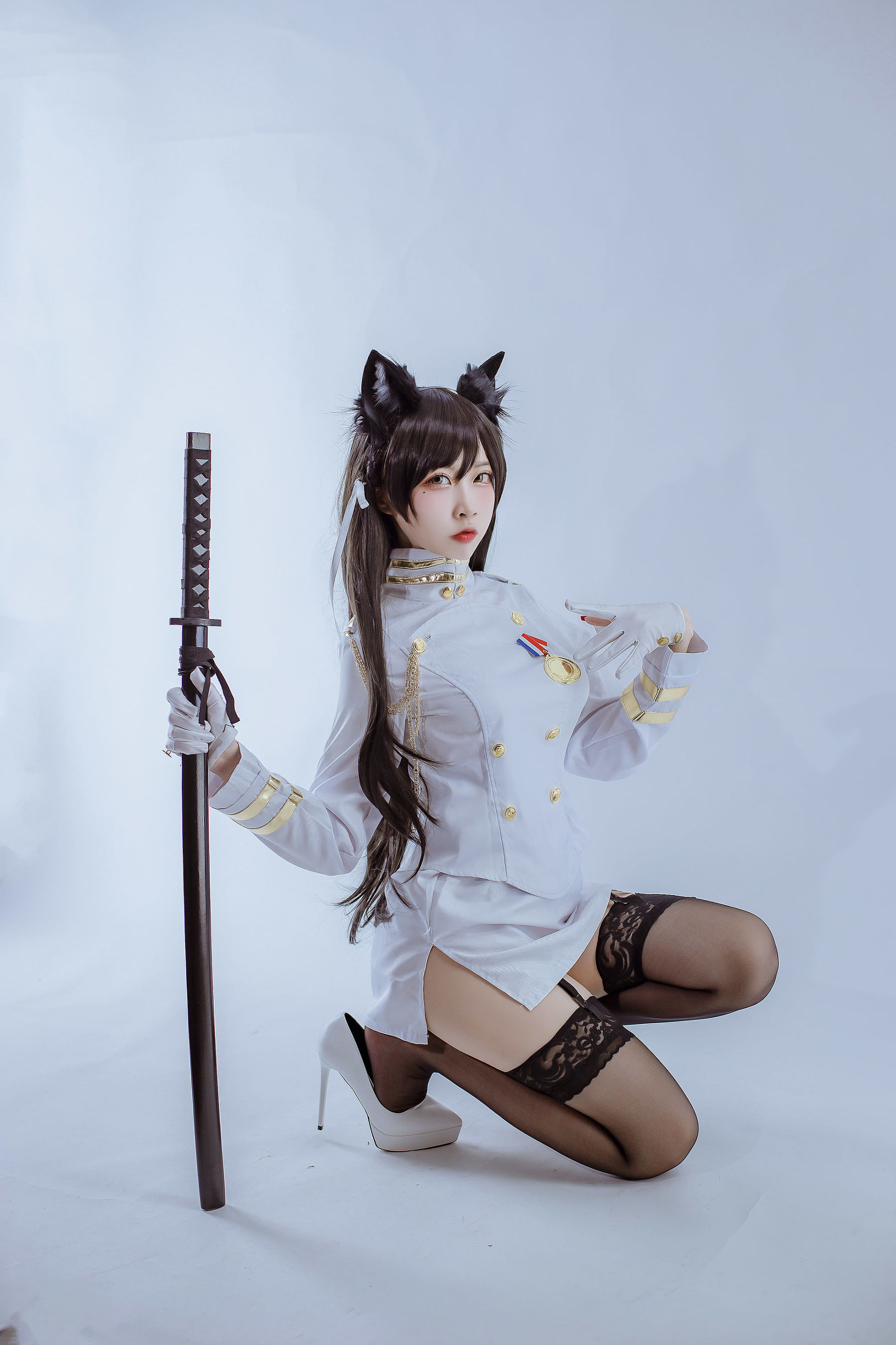 Cosplay Photos] Popular Coser Er Zuo Nisa - Azur Lane Atago Military Uniform